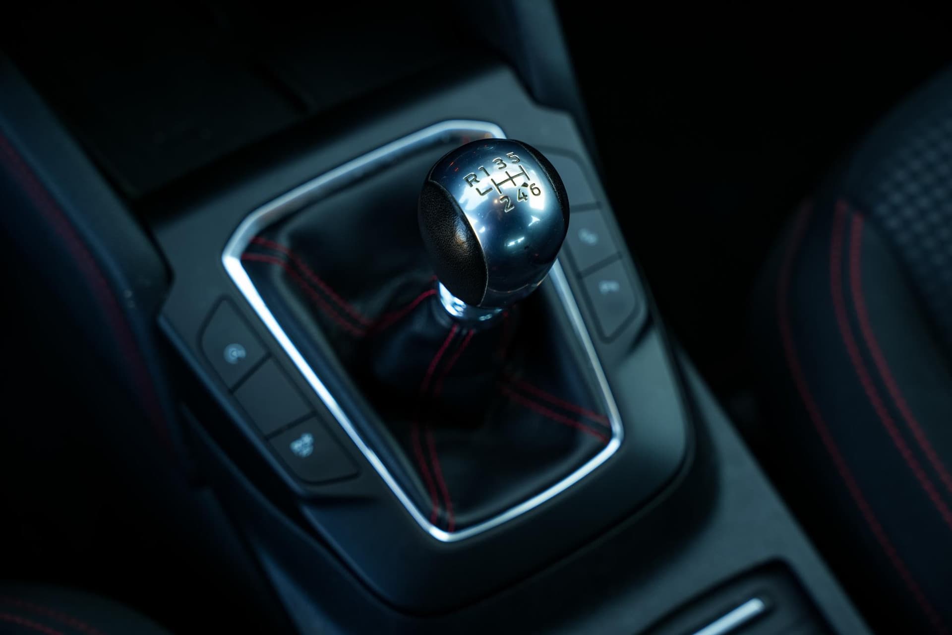 Ford Kuga 1.5 EcoBoost ST line 1.5 EcoBoost ST line thumbnail 15