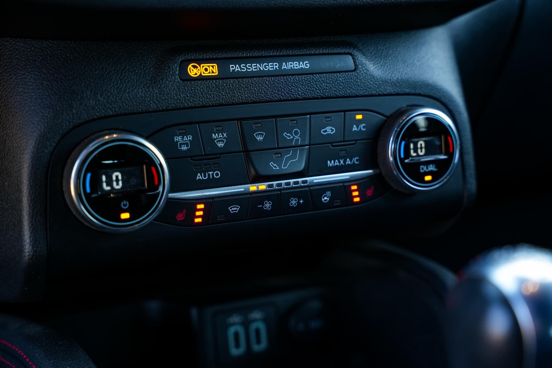 Ford Kuga 1.5 EcoBoost ST line 1.5 EcoBoost ST line thumbnail 16