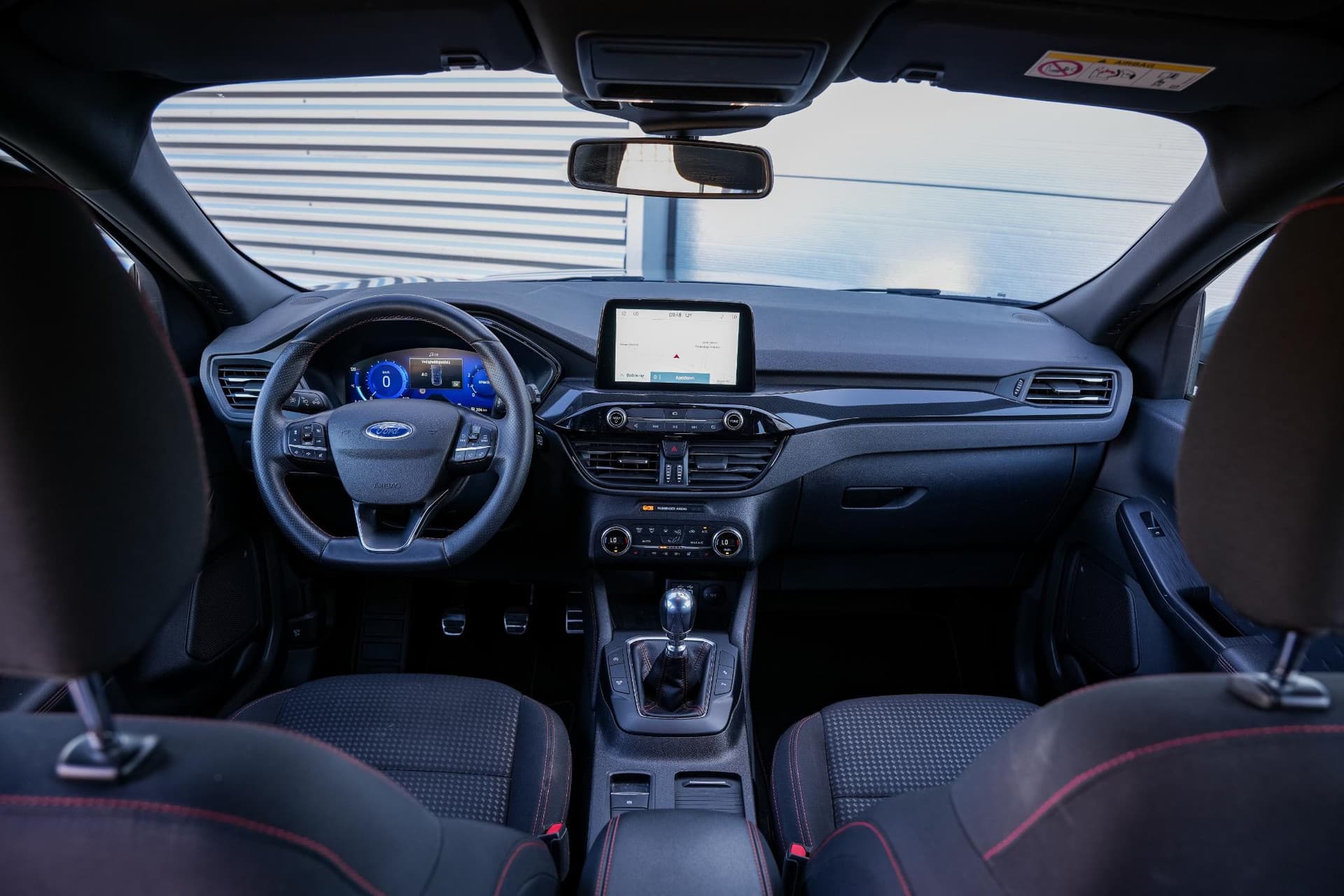 Ford Kuga 1.5 EcoBoost ST line 1.5 EcoBoost ST line thumbnail 2