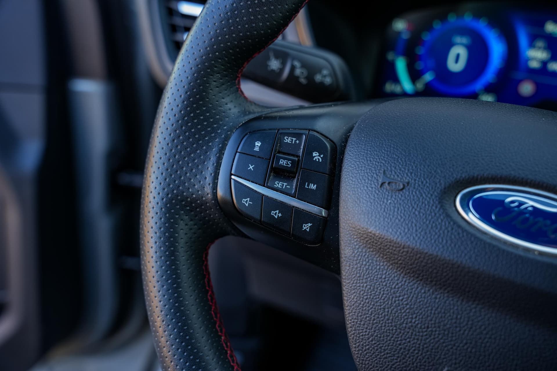 Ford Kuga 1.5 EcoBoost ST line 1.5 EcoBoost ST line thumbnail 22