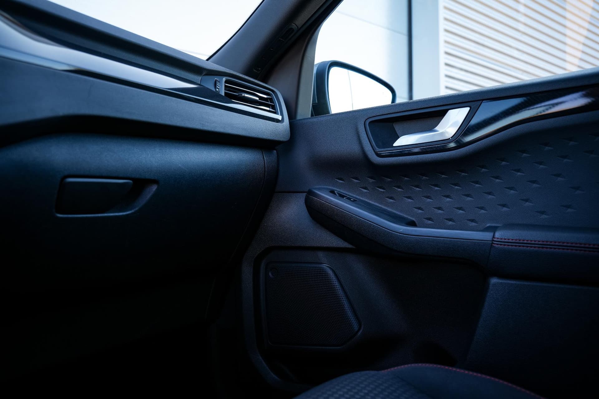 Ford Kuga 1.5 EcoBoost ST line 1.5 EcoBoost ST line thumbnail 24