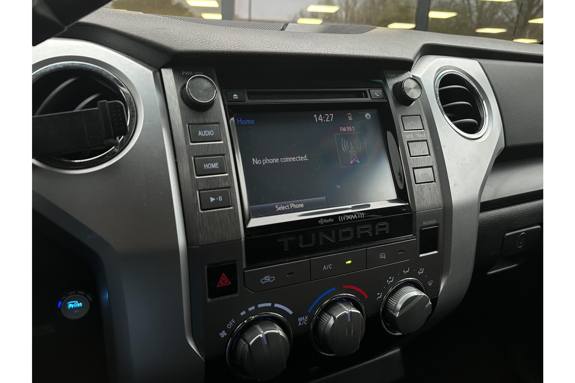 Toyota Tundra 5.7 V8 Double Cab 5.7 V8 Double Cab thumbnail 15