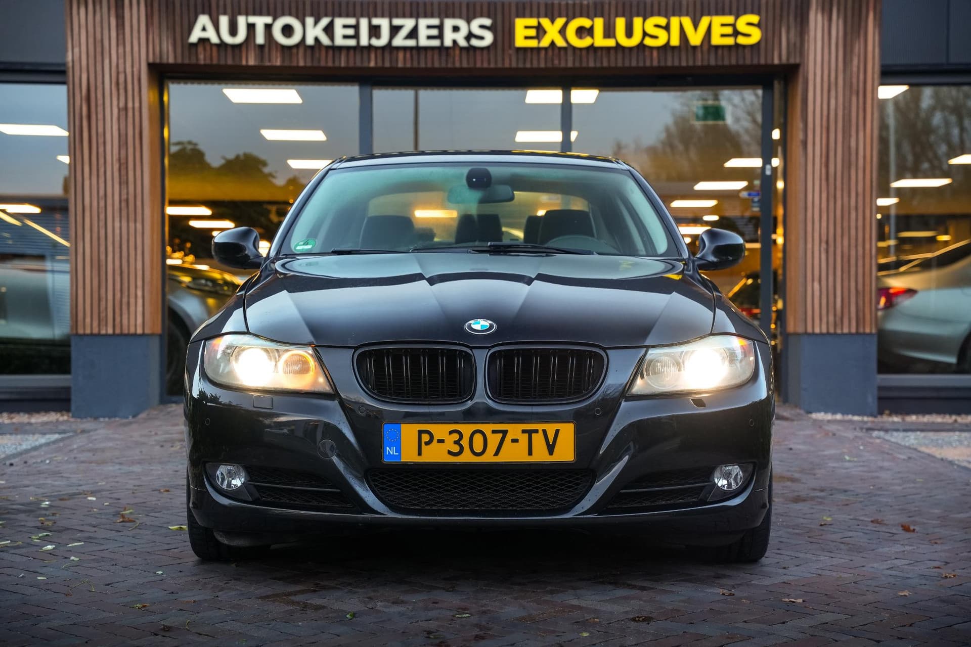 BMW 3-serie 320i Business Line 320i Business Line thumbnail 3