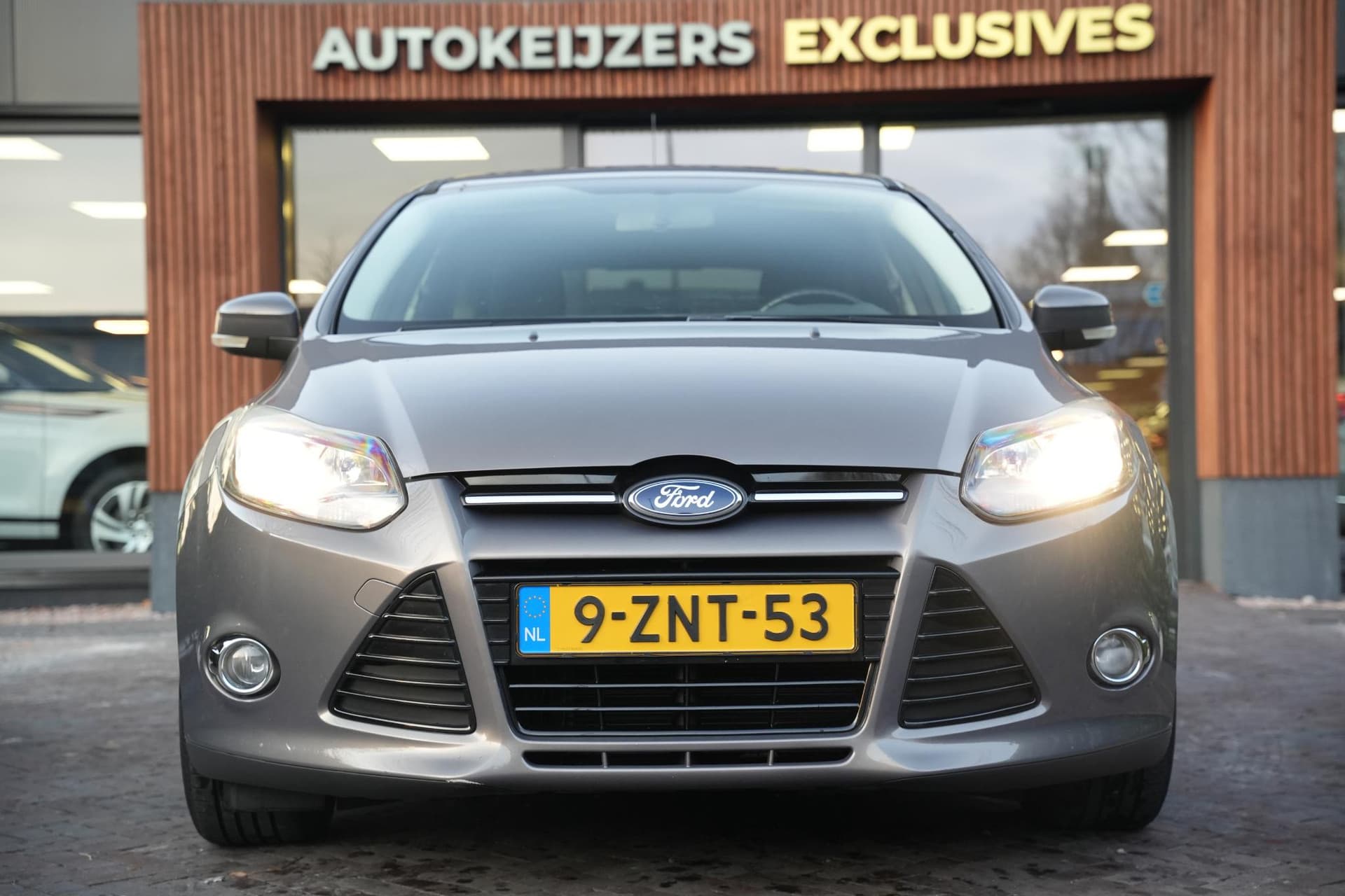 Ford Focus 1.0 EcoBoost Titanium 1.0 EcoBoost Titanium thumbnail 3