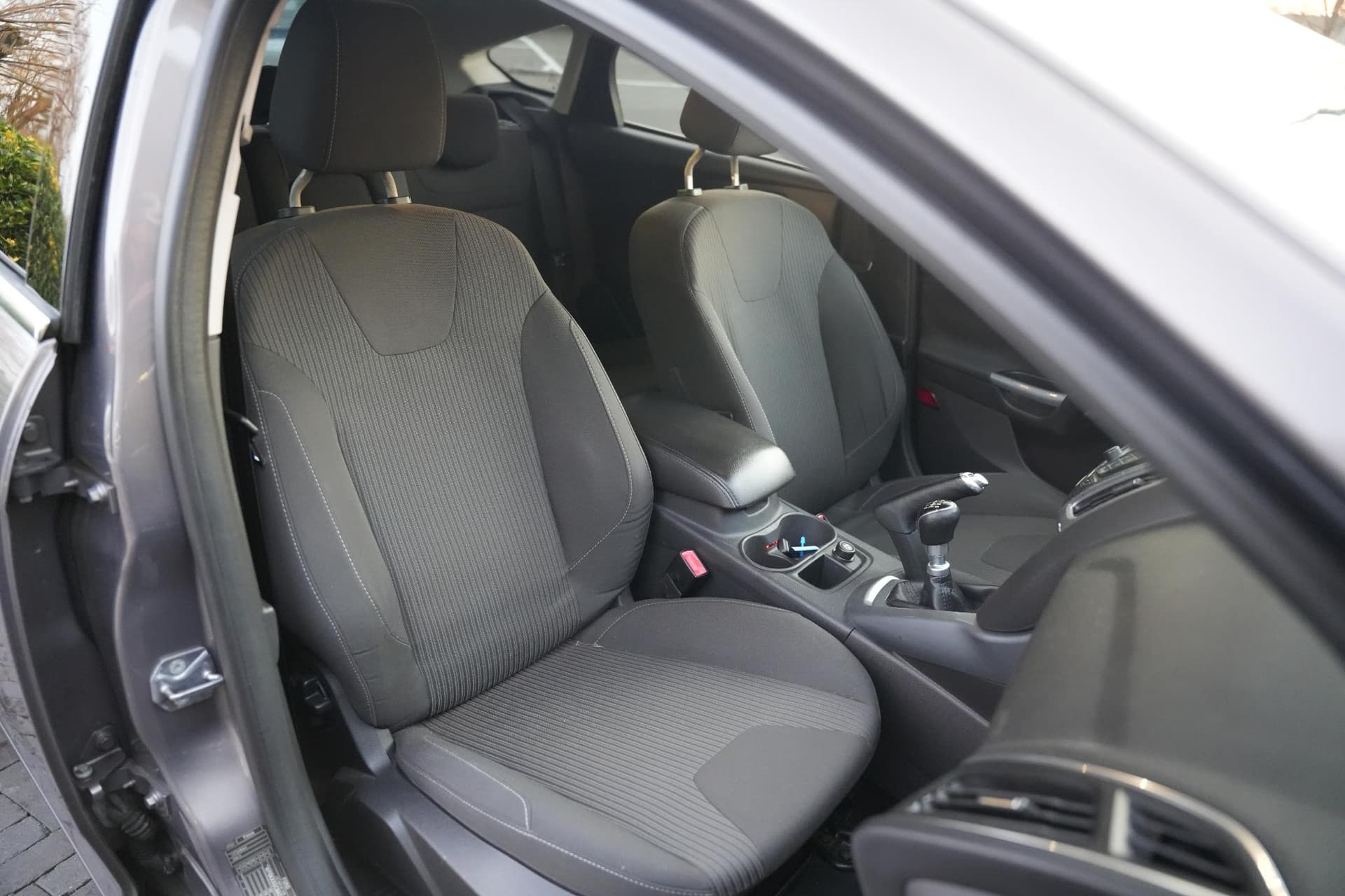 Ford Focus 1.0 EcoBoost Titanium 1.0 EcoBoost Titanium thumbnail 6