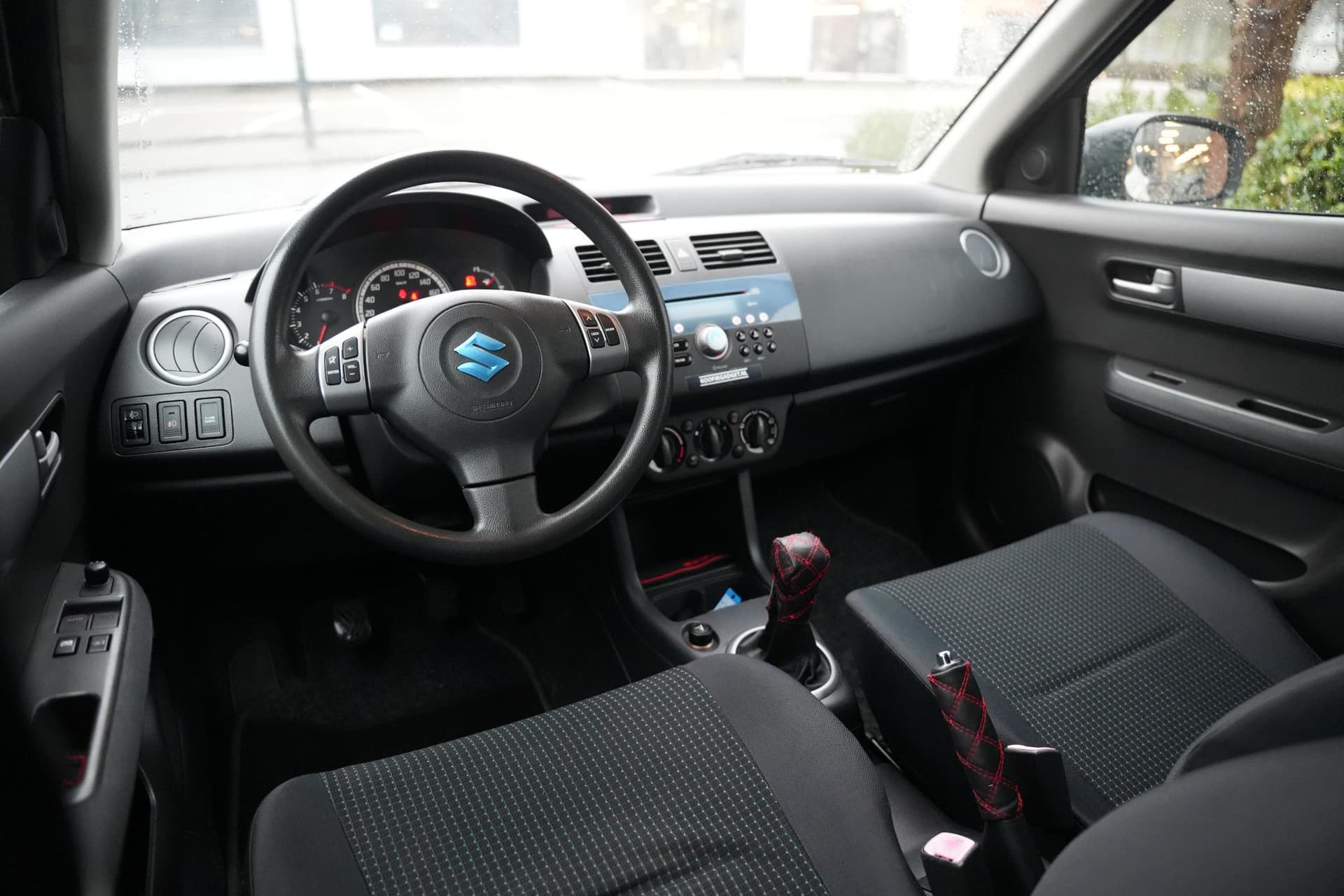 Suzuki Swift 1.3 GLS 1.3 GLS thumbnail 10