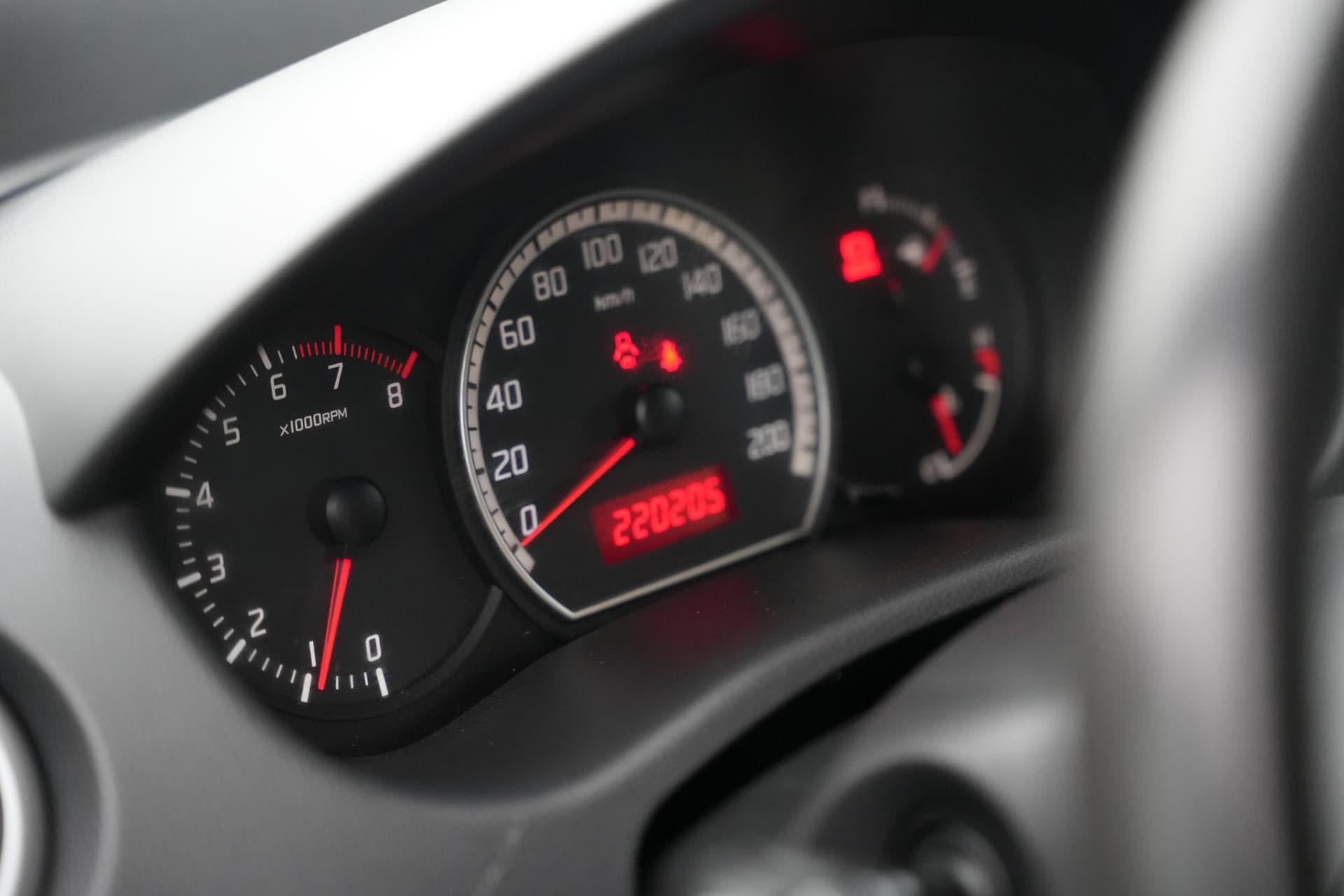 Suzuki Swift 1.3 GLS 1.3 GLS thumbnail 17