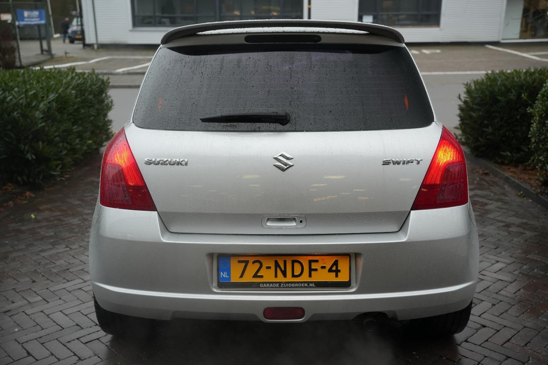 Suzuki Swift 1.3 GLS 1.3 GLS thumbnail 6