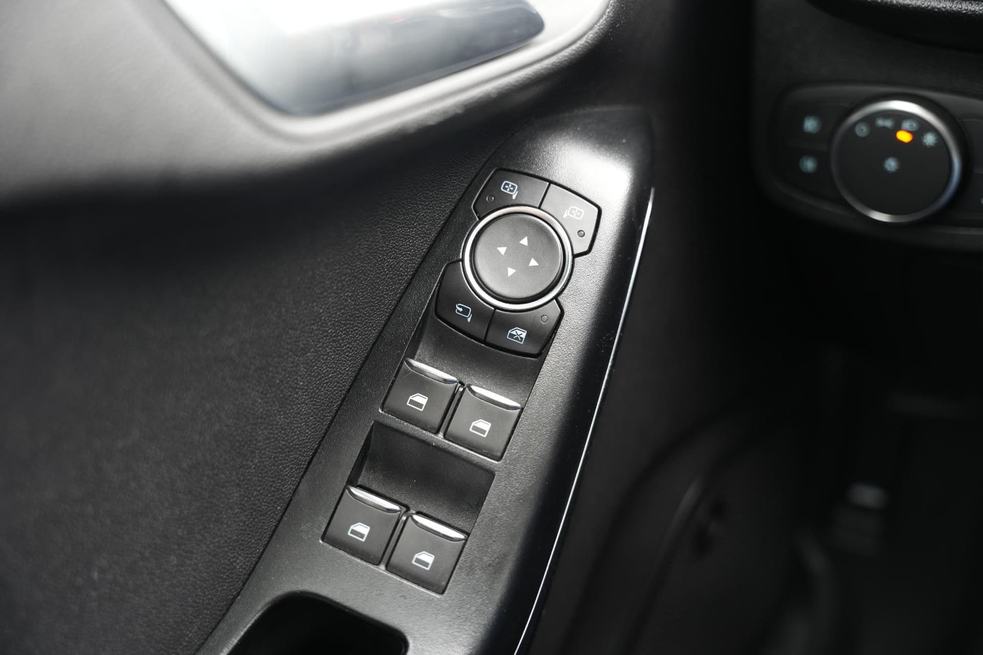 Ford Fiesta 1.5 EcoBoost ST-3 1.5 EcoBoost ST-3 thumbnail 21