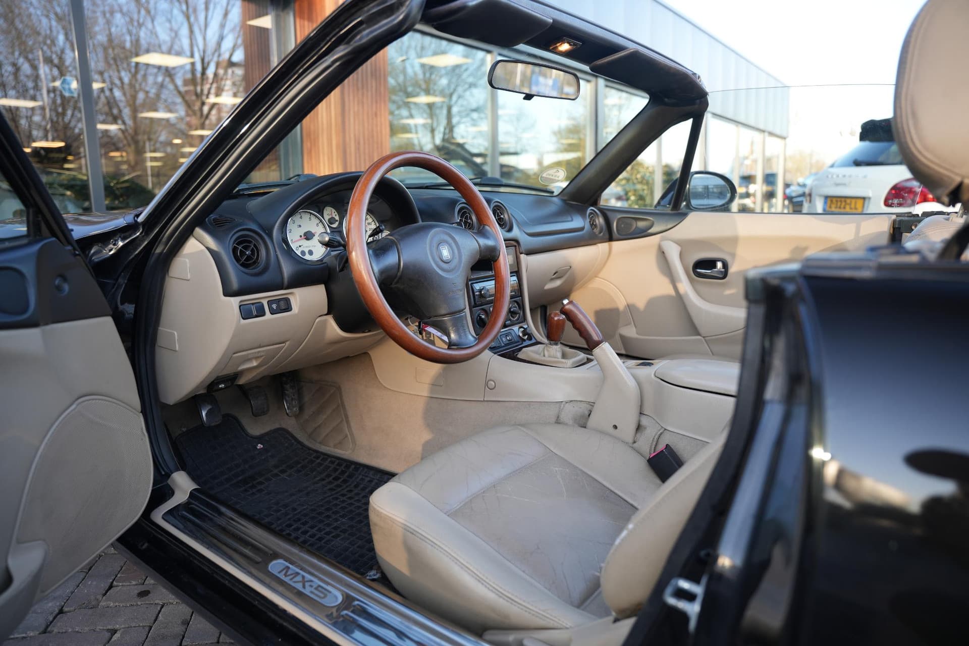 Mazda MX-5 1.6i 1.6i thumbnail 4