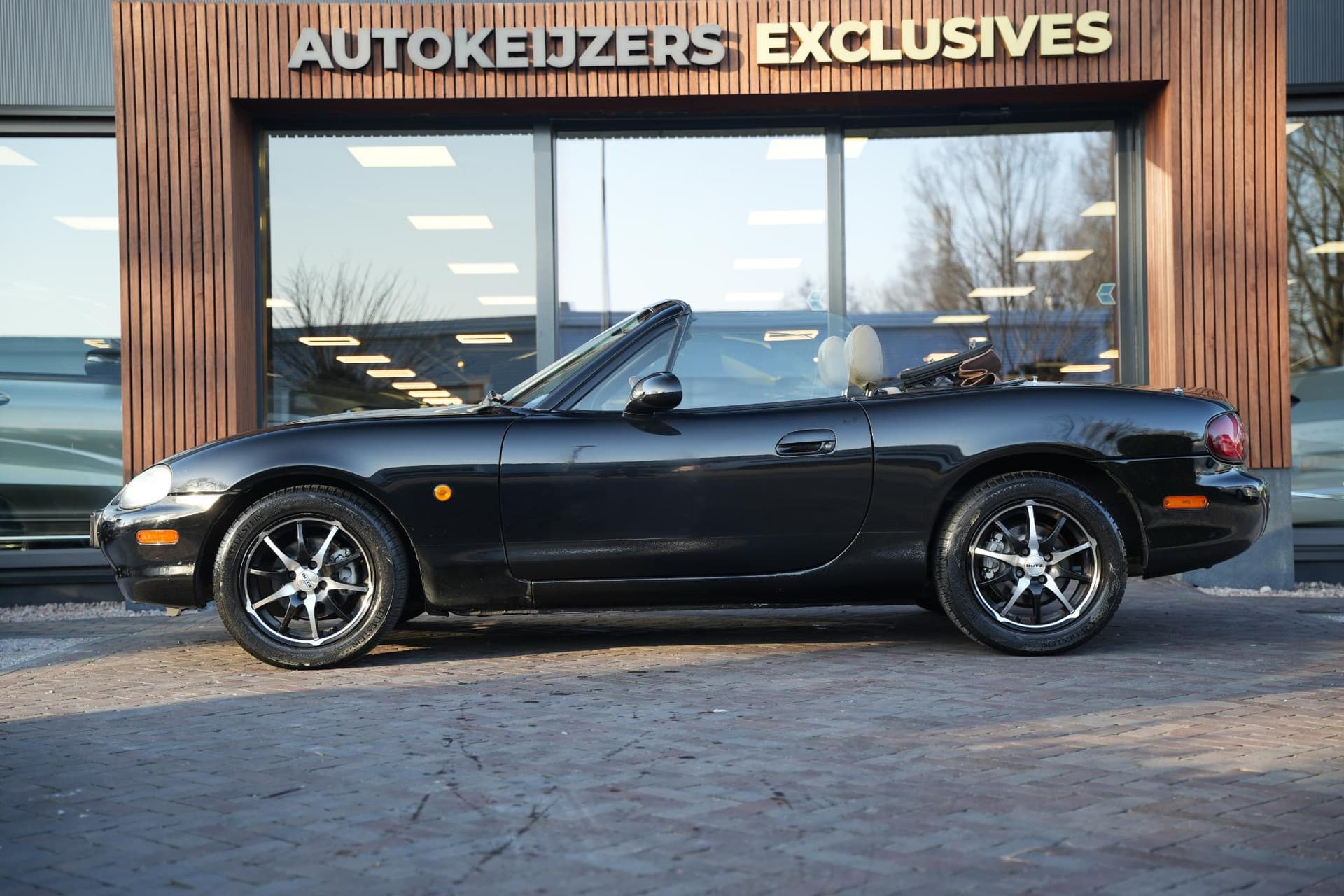 Mazda MX-5 1.6i 1.6i thumbnail 5