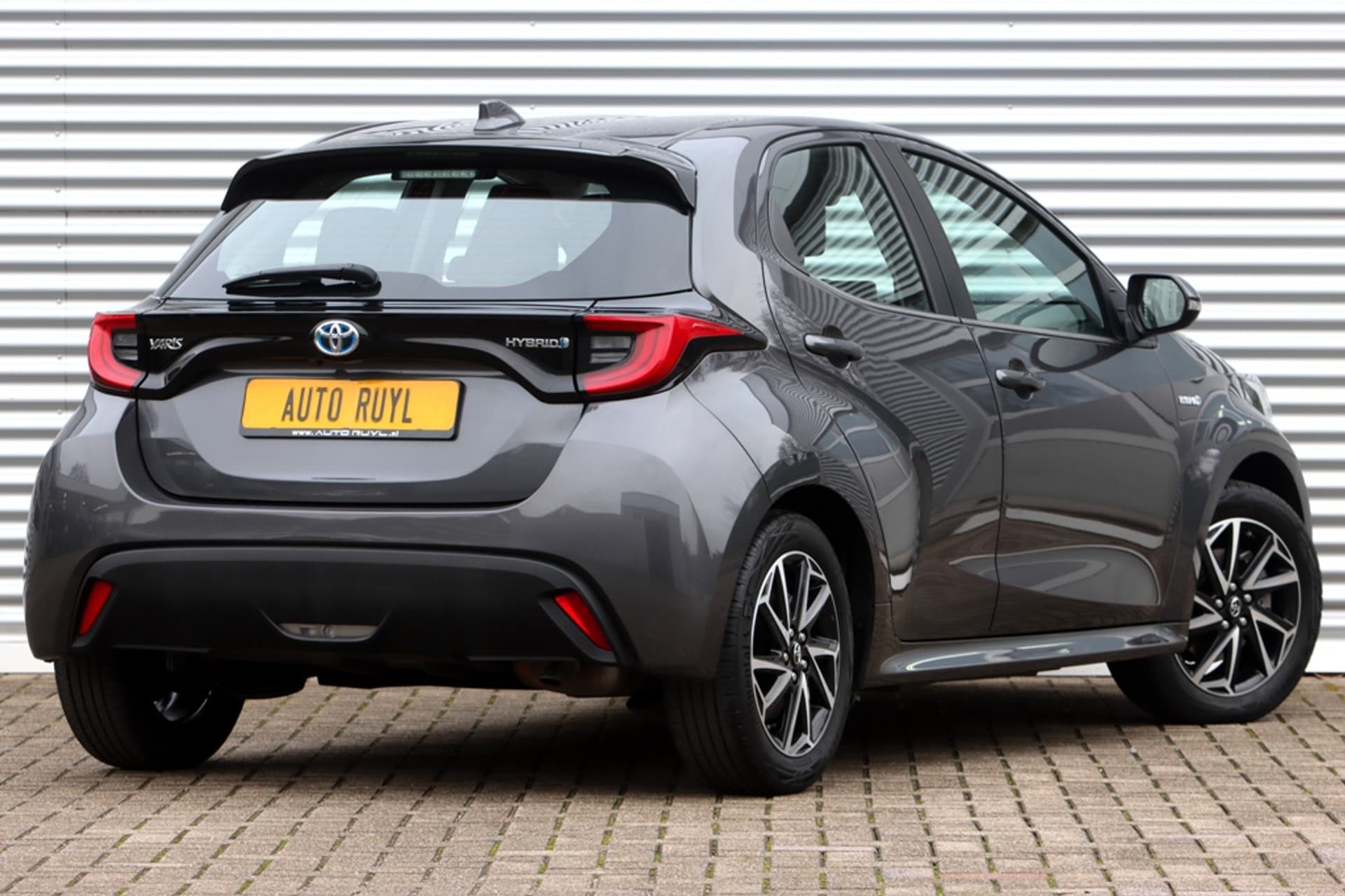 Toyota Yaris 1.5 Hybrid Dynamic Carplay / Camera / Stoel verw. thumbnail 2