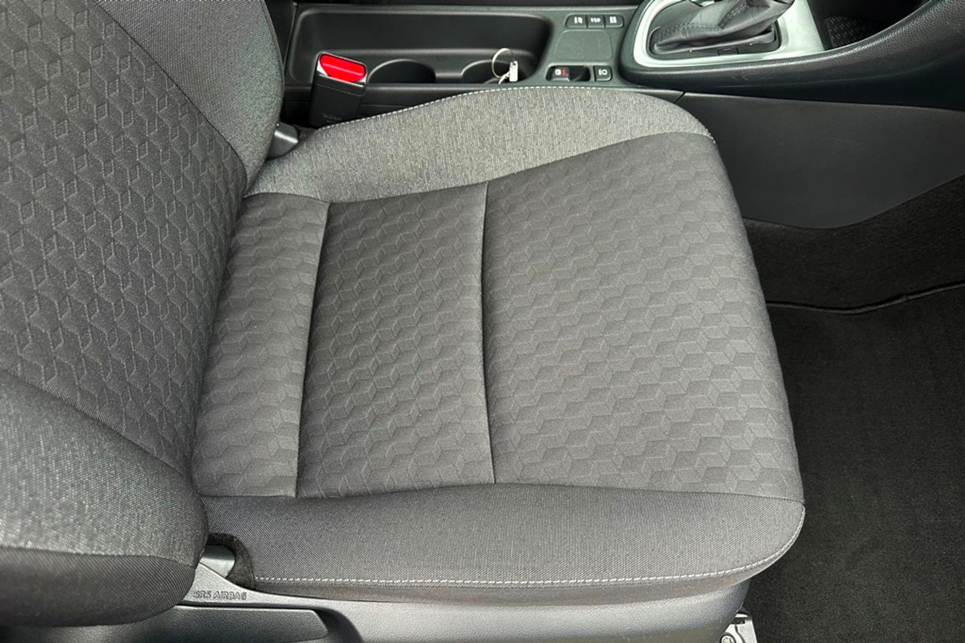 Toyota Yaris 1.5 Hybrid Dynamic Carplay / Camera / Stoel verw. thumbnail 14