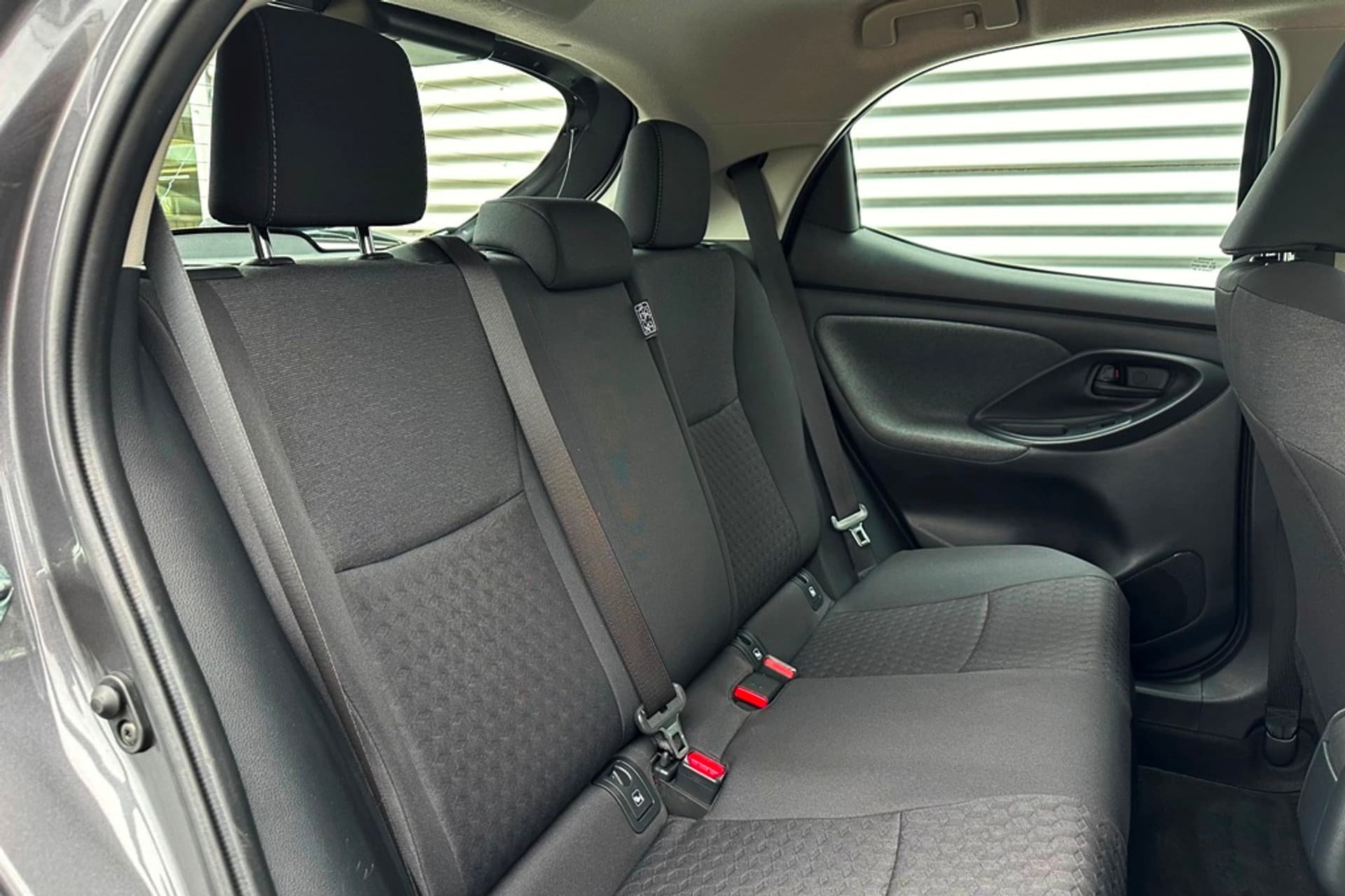 Toyota Yaris 1.5 Hybrid Dynamic Carplay / Camera / Stoel verw. thumbnail 17