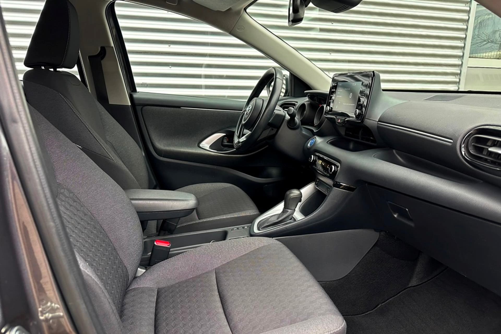 Toyota Yaris 1.5 Hybrid Dynamic Carplay / Camera / Stoel verw. thumbnail 4