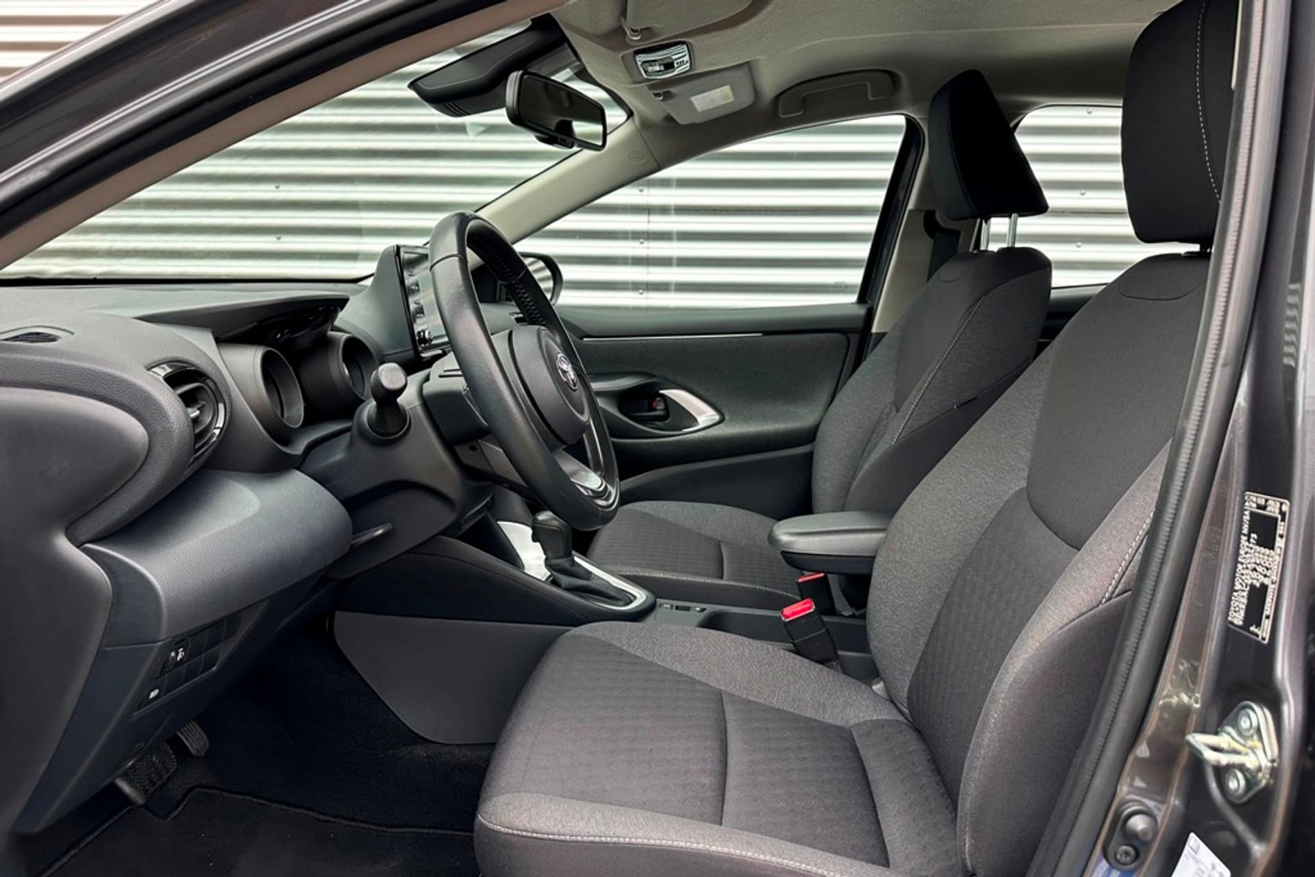 Toyota Yaris 1.5 Hybrid Dynamic Carplay / Camera / Stoel verw. thumbnail 5