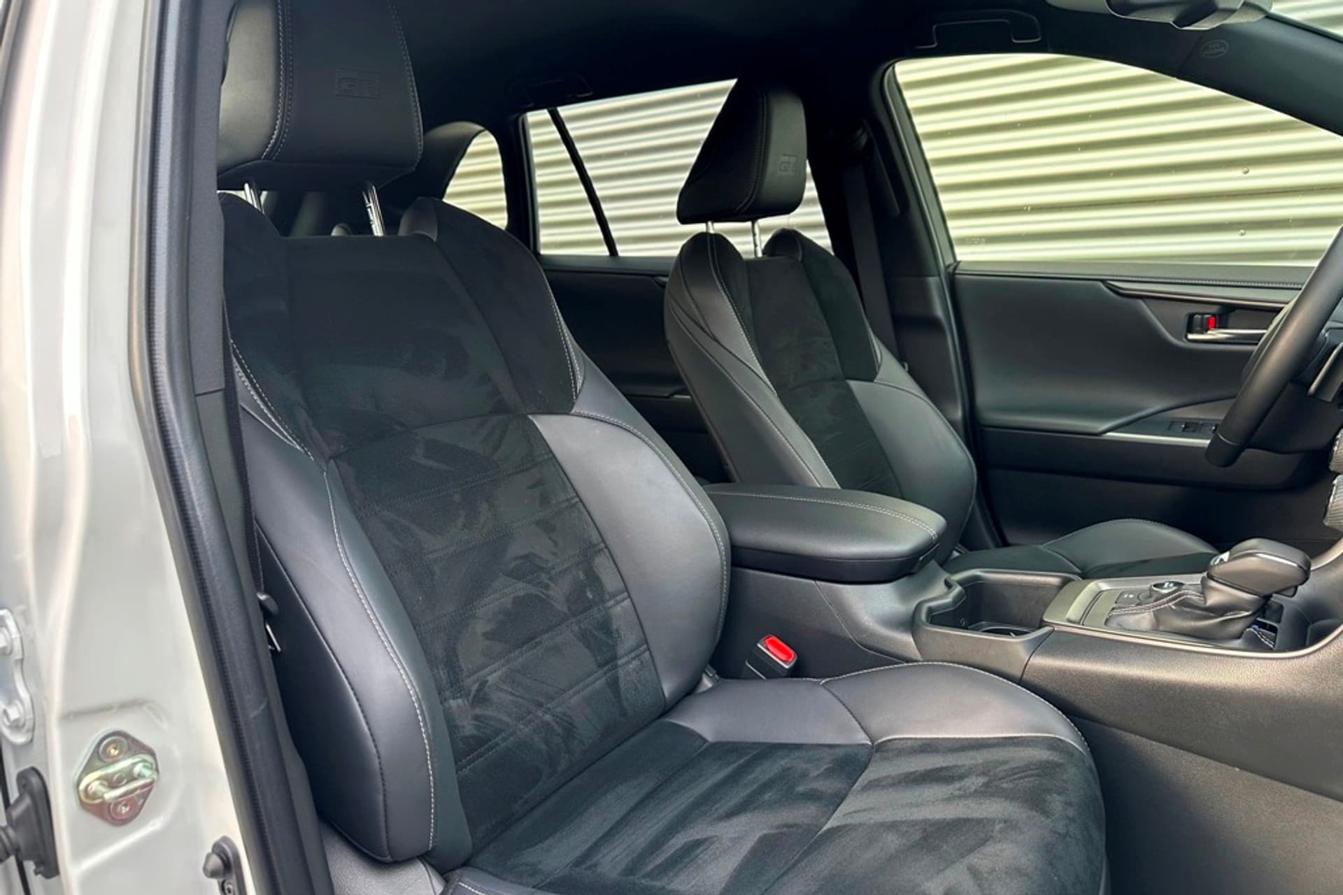 Toyota RAV4 2.5 Hybrid AWD GR SPORT thumbnail 14