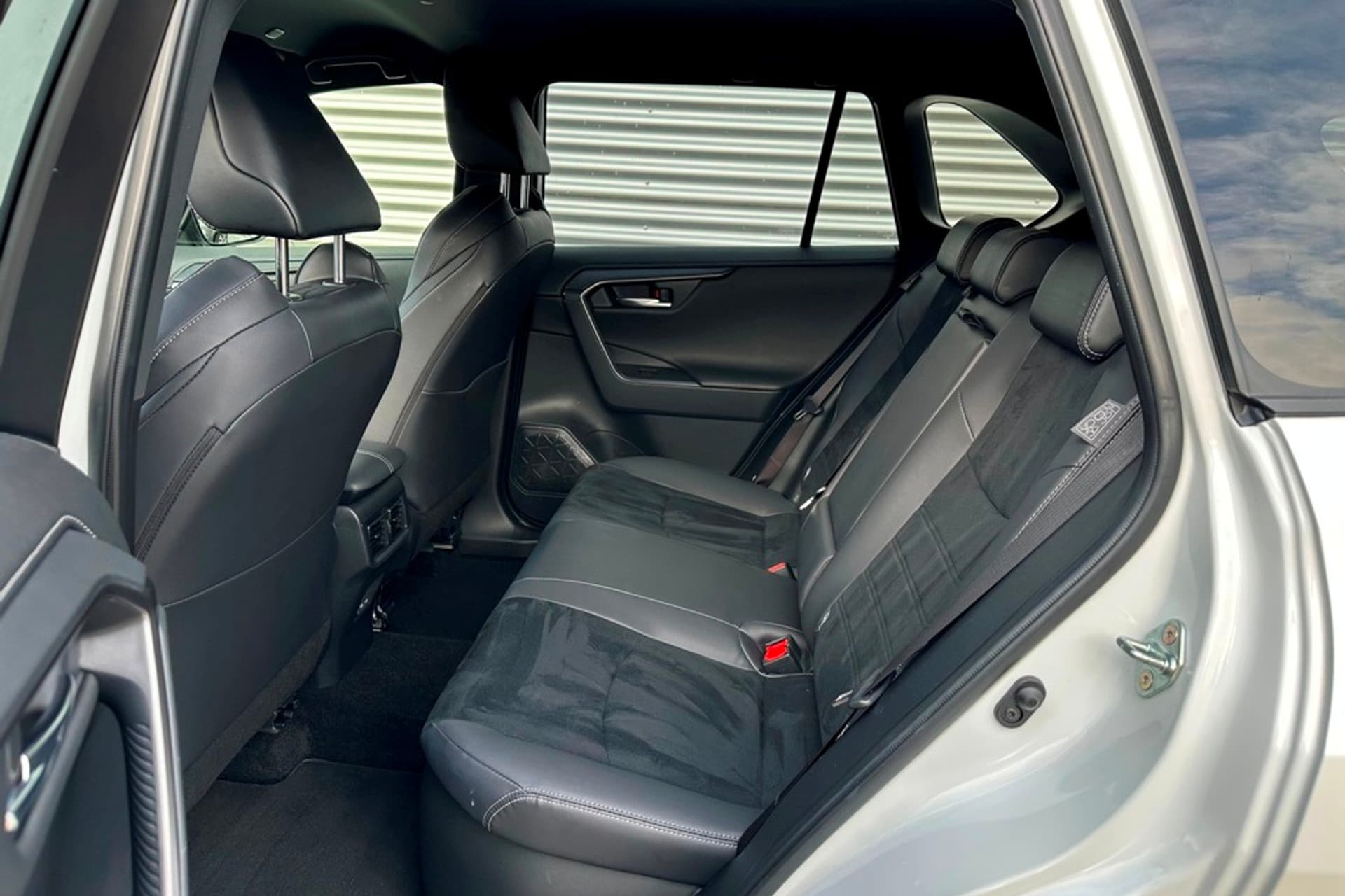 Toyota RAV4 2.5 Hybrid AWD GR SPORT thumbnail 17