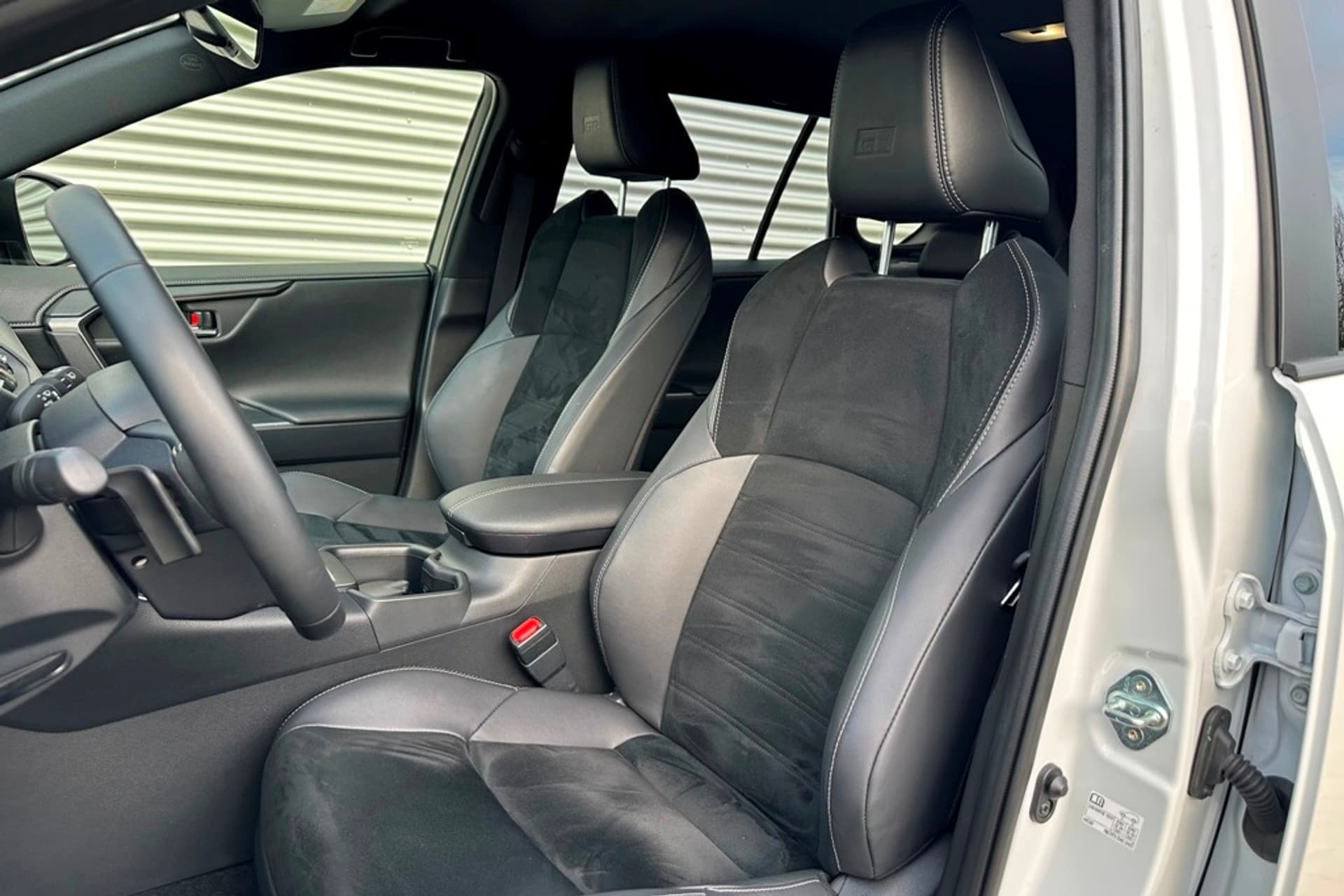 Toyota RAV4 2.5 Hybrid AWD GR SPORT thumbnail 18