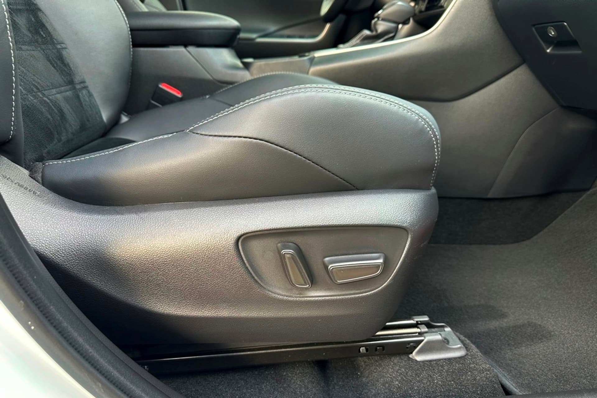 Toyota RAV4 2.5 Hybrid AWD GR SPORT thumbnail 20