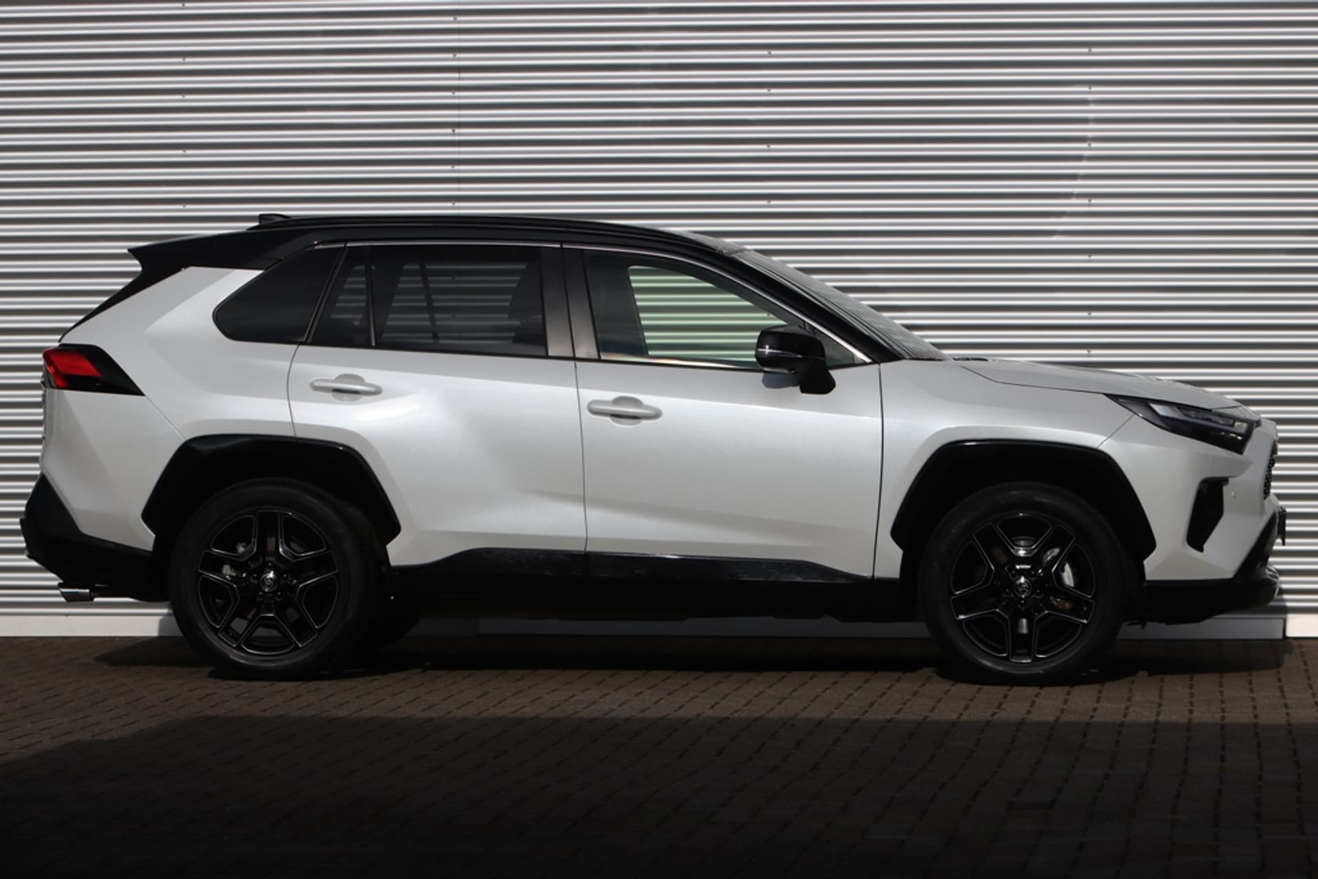 Toyota RAV4 2.5 Hybrid AWD GR SPORT thumbnail 3