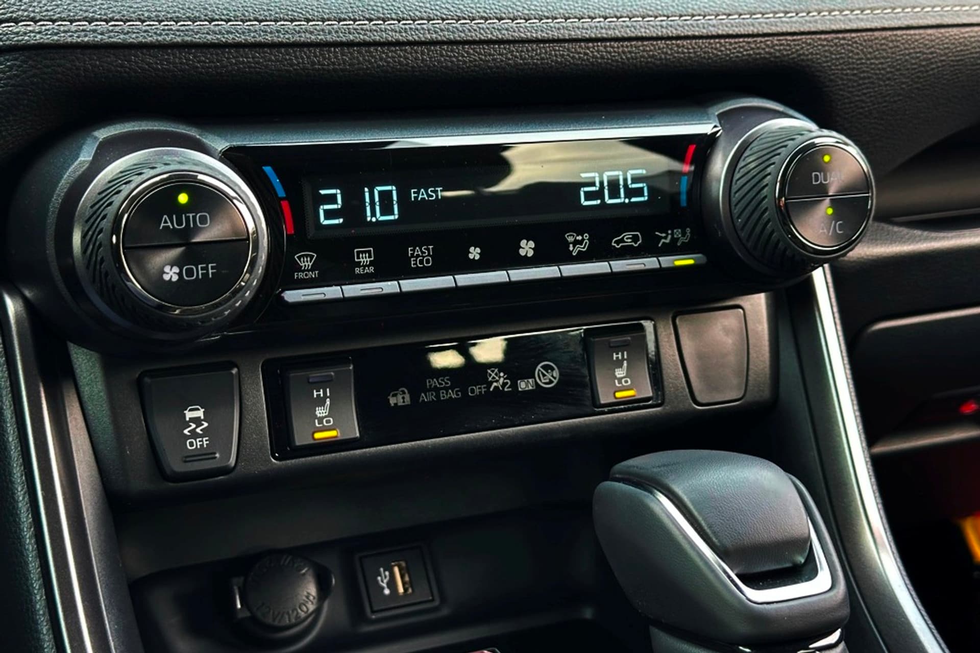 Toyota RAV4 2.5 Hybrid AWD GR SPORT thumbnail 23