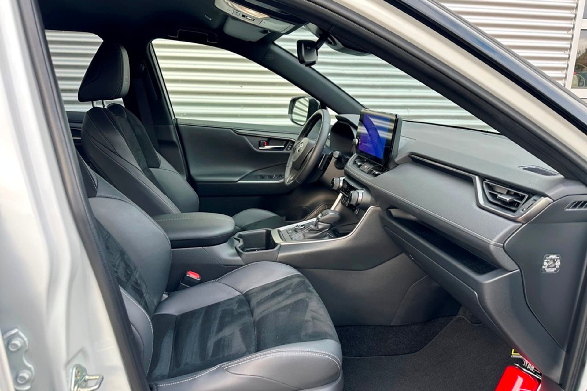 Toyota RAV4 2.5 Hybrid AWD GR SPORT thumbnail 4