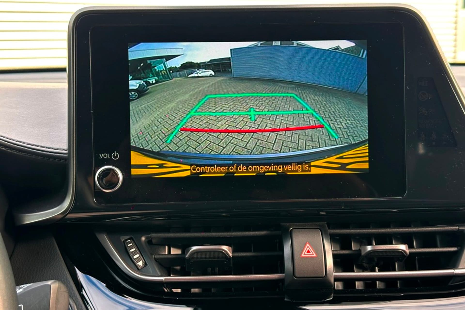 Toyota C-HR 1.8 Hybrid Bi-Tone Winter- +Safety-pakket thumbnail 21