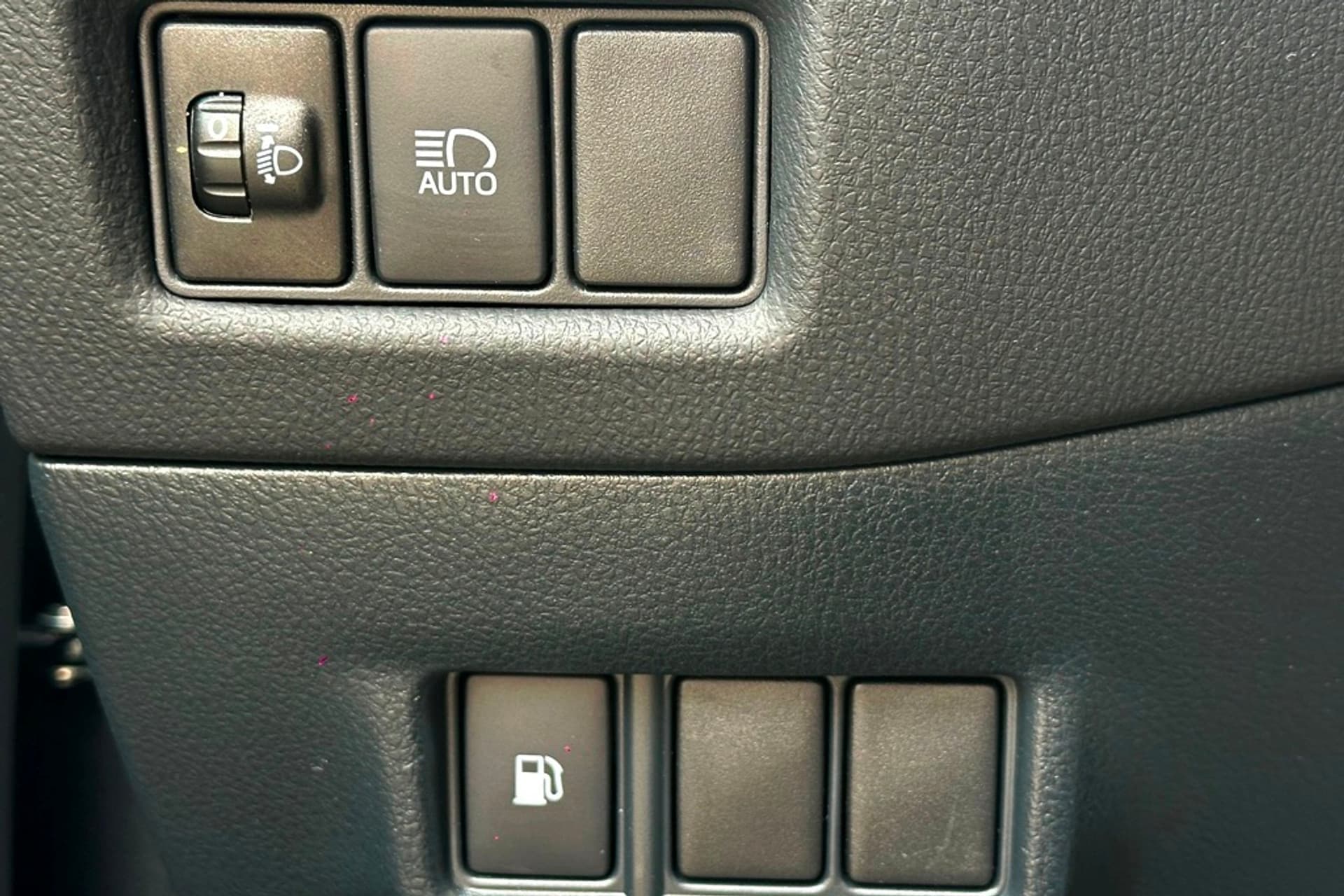 Toyota C-HR 1.8 Hybrid Bi-Tone Winter- +Safety-pakket thumbnail 28