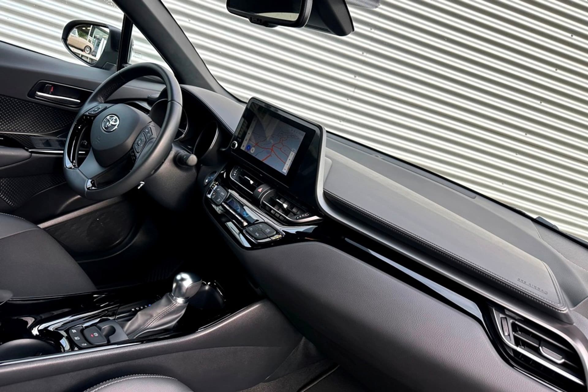 Toyota C-HR 1.8 Hybrid Bi-Tone Winter- +Safety-pakket thumbnail 13