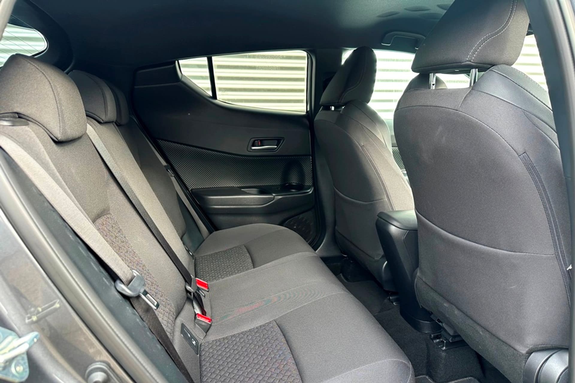 Toyota C-HR 1.8 Hybrid Bi-Tone Winter- +Safety-pakket thumbnail 17