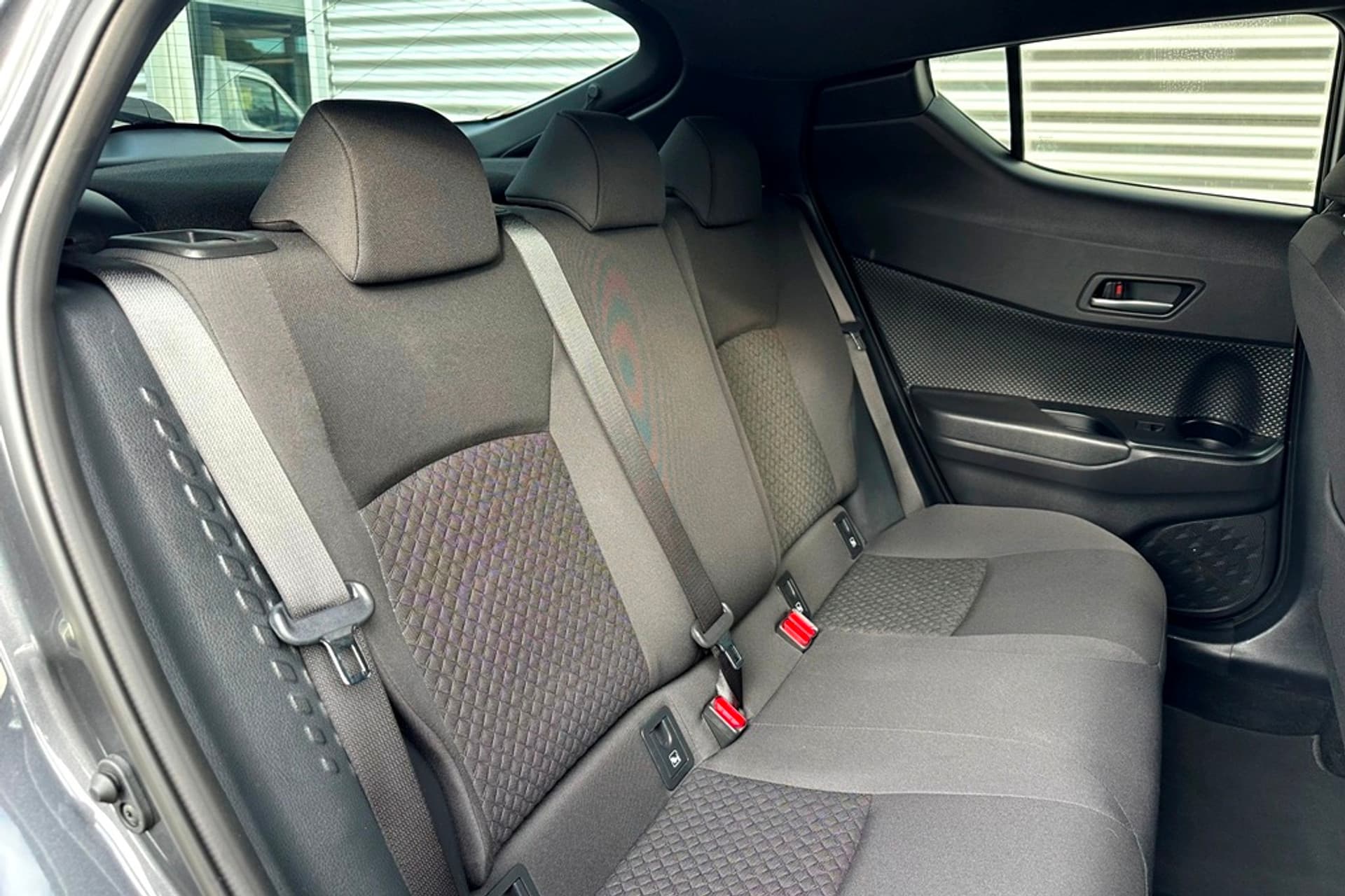 Toyota C-HR 1.8 Hybrid Bi-Tone Winter- +Safety-pakket thumbnail 18