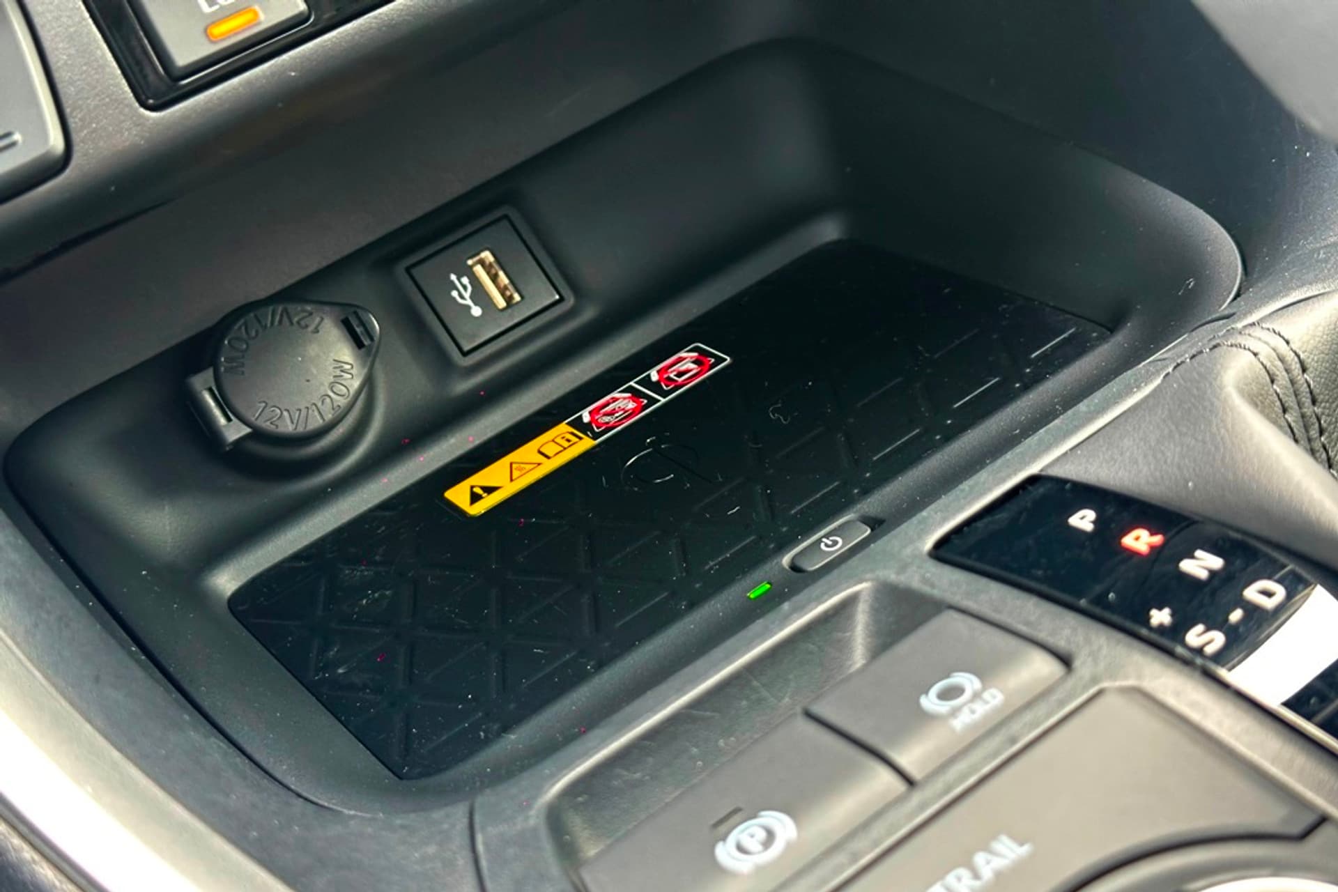 Toyota RAV4 2.5 Hybrid AWD Ulitmate Adventure Panoramad. thumbnail 24