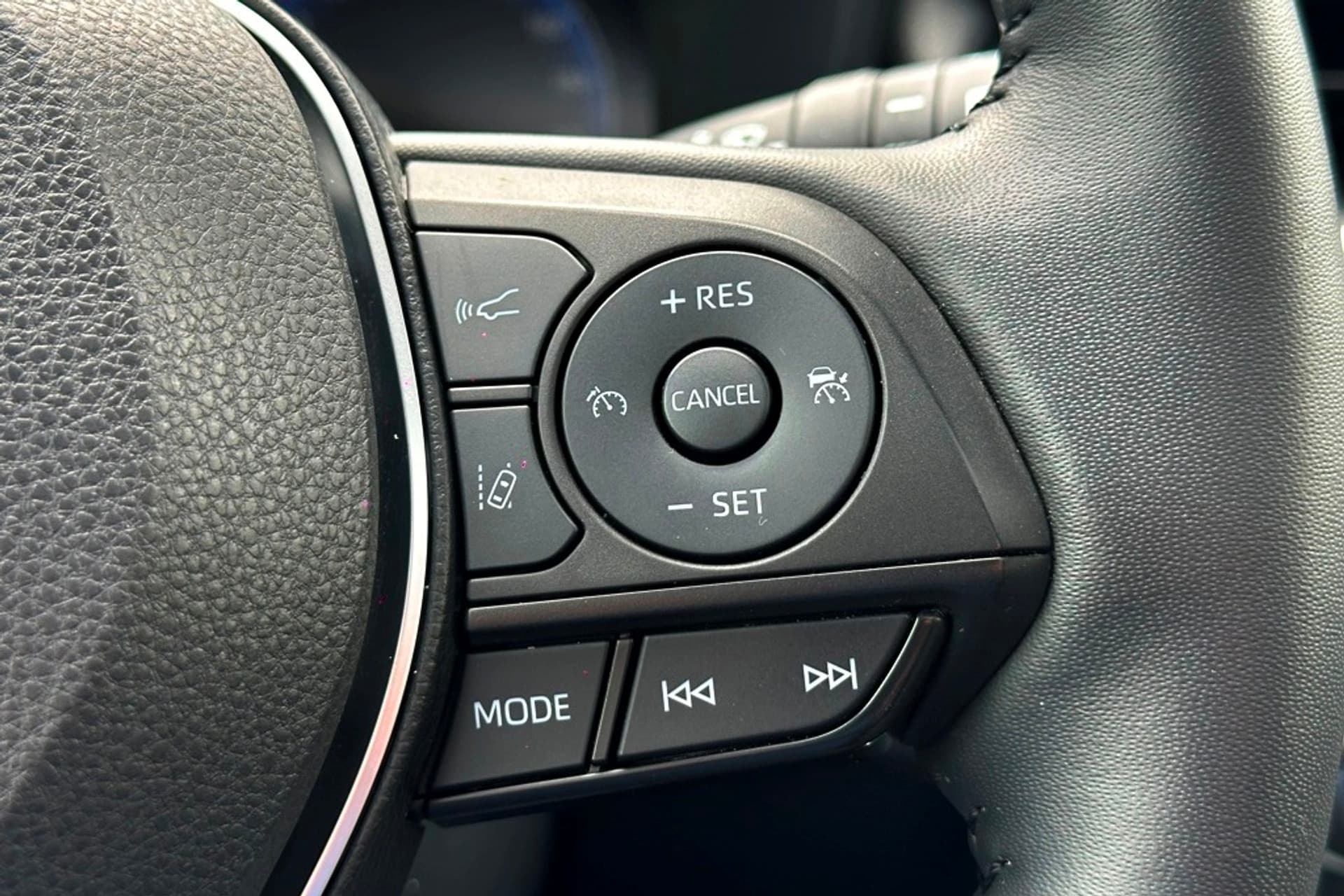 Toyota RAV4 2.5 Hybrid AWD Ulitmate Adventure Panoramad. thumbnail 26