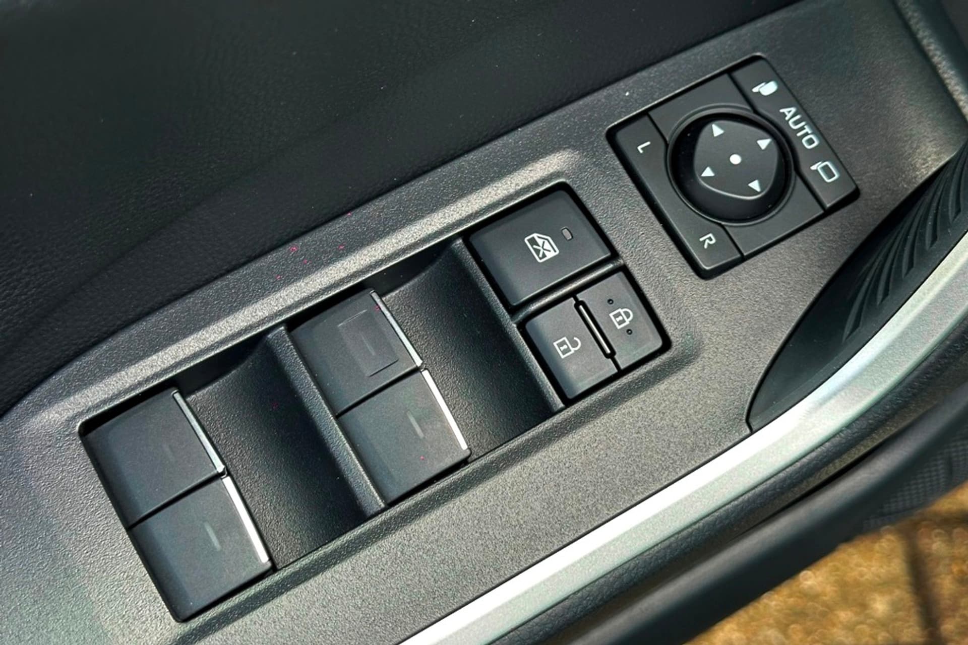 Toyota RAV4 2.5 Hybrid AWD Ulitmate Adventure Panoramad. thumbnail 29