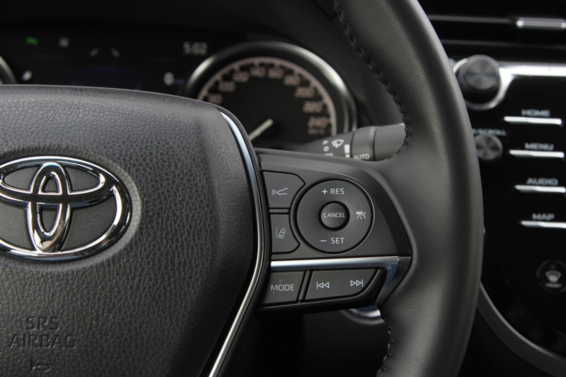 Toyota Camry 2.5 Hybrid Dynamic thumbnail 19