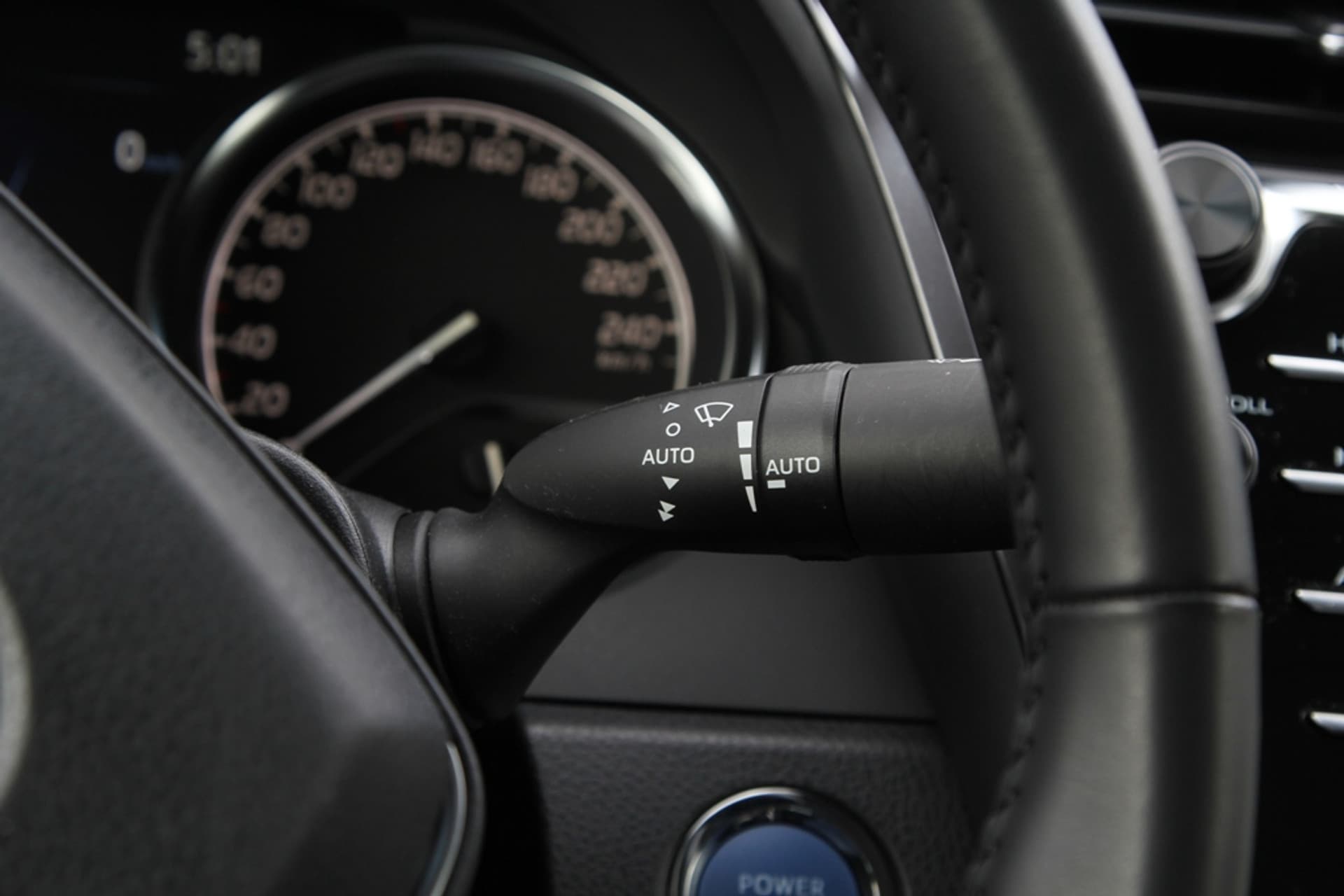 Toyota Camry 2.5 Hybrid Dynamic thumbnail 21