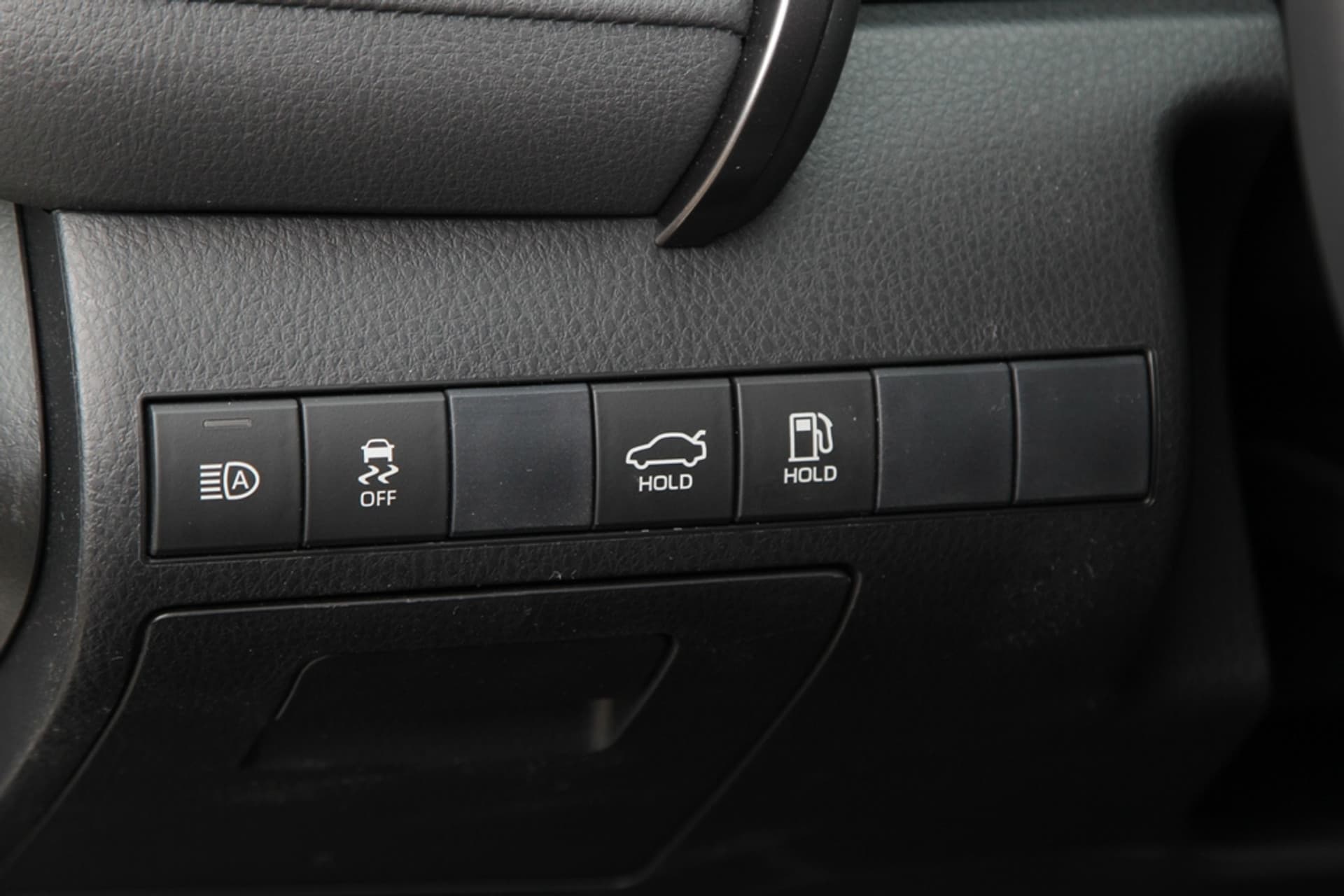 Toyota Camry 2.5 Hybrid Dynamic thumbnail 24