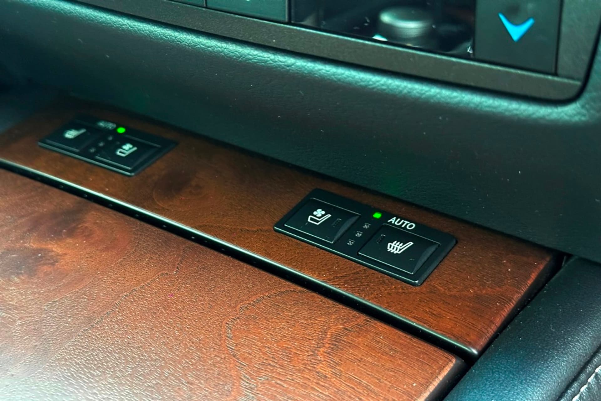 Lexus GS 450h President Line thumbnail 22