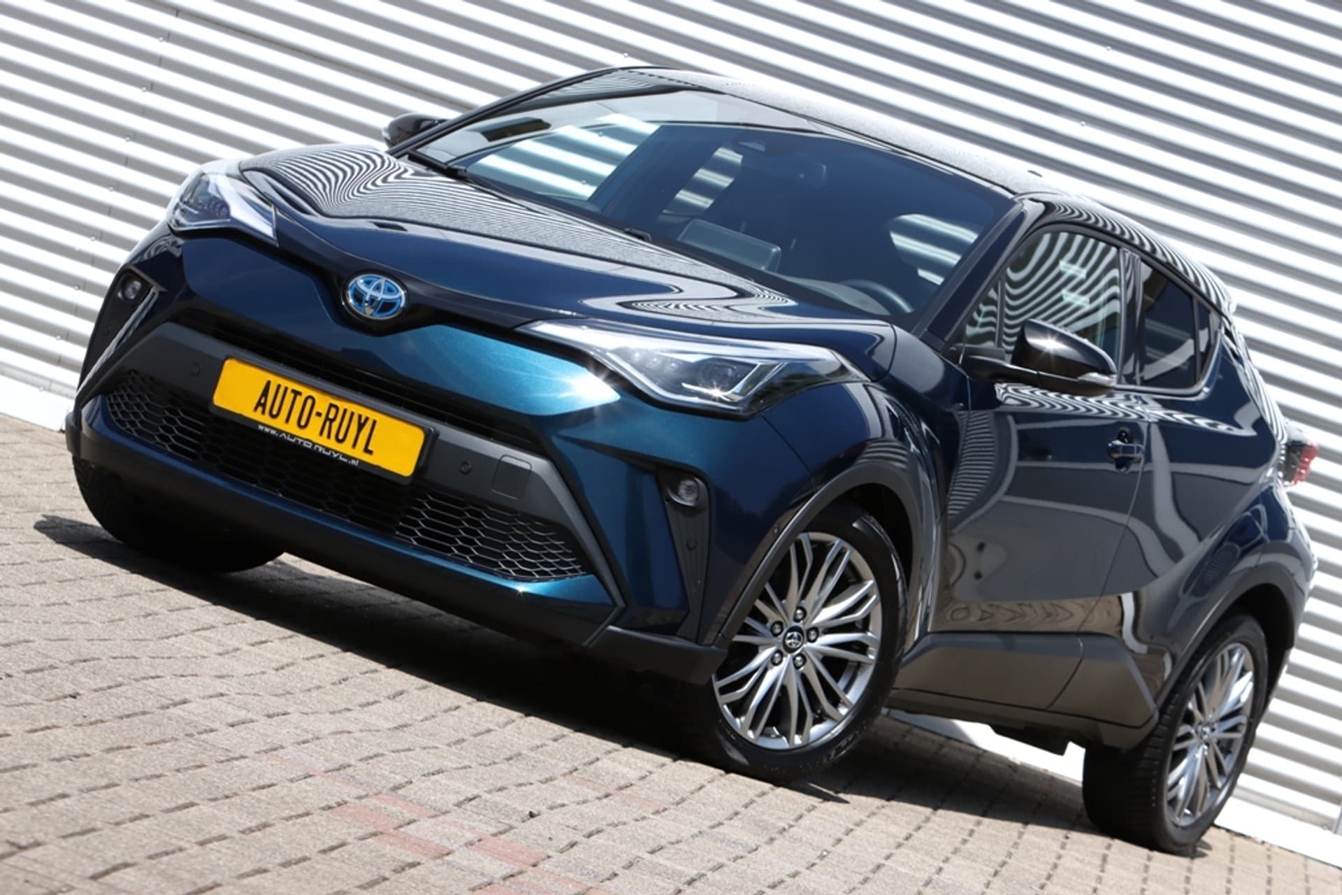 Toyota C-HR 1.8 Hybrid Style Bi-Tone Carplay / Safety Pakket / Navi thumbnail 11