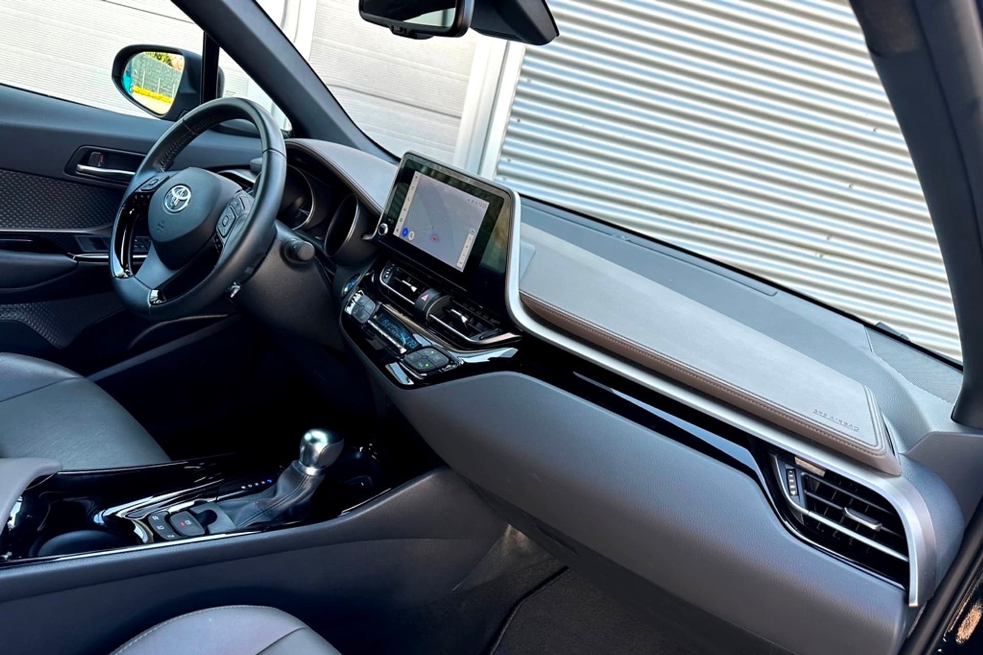 Toyota C-HR 1.8 Hybrid Style Bi-Tone Carplay / Safety Pakket / Navi thumbnail 13