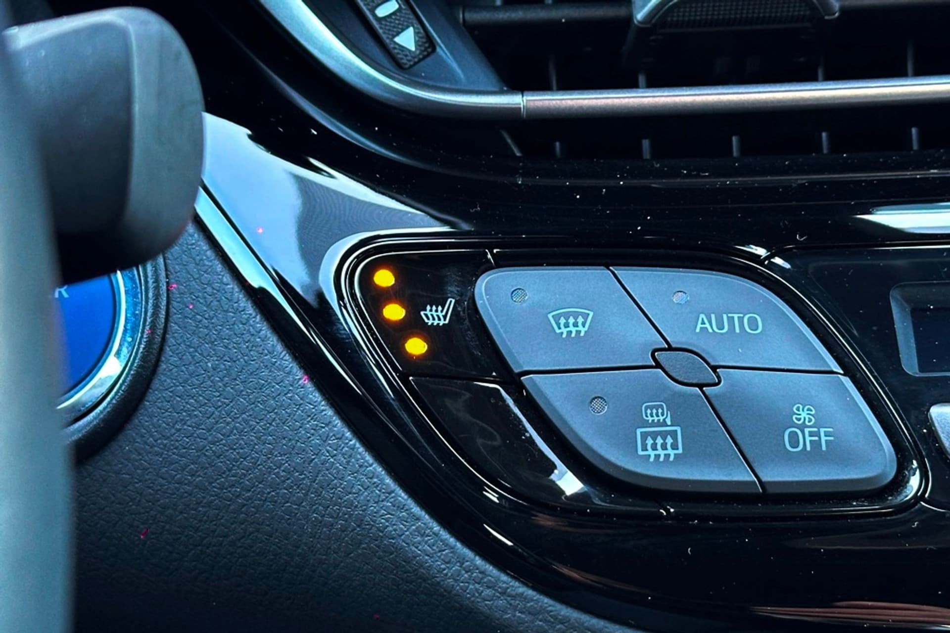 Toyota C-HR 1.8 Hybrid Style Bi-Tone Carplay / Safety Pakket / Navi thumbnail 23