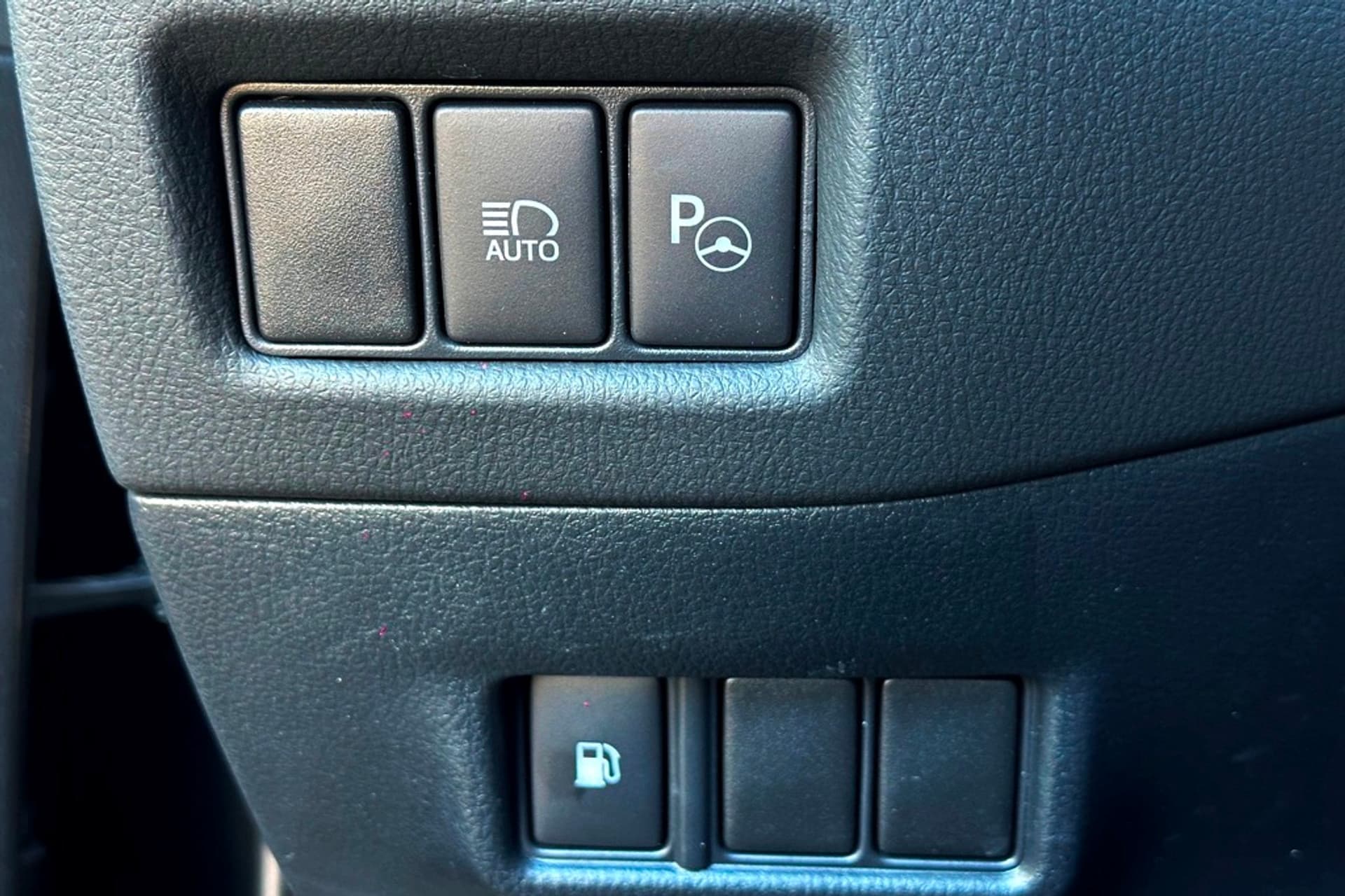 Toyota C-HR 1.8 Hybrid Style Bi-Tone Carplay / Safety Pakket / Navi thumbnail 24