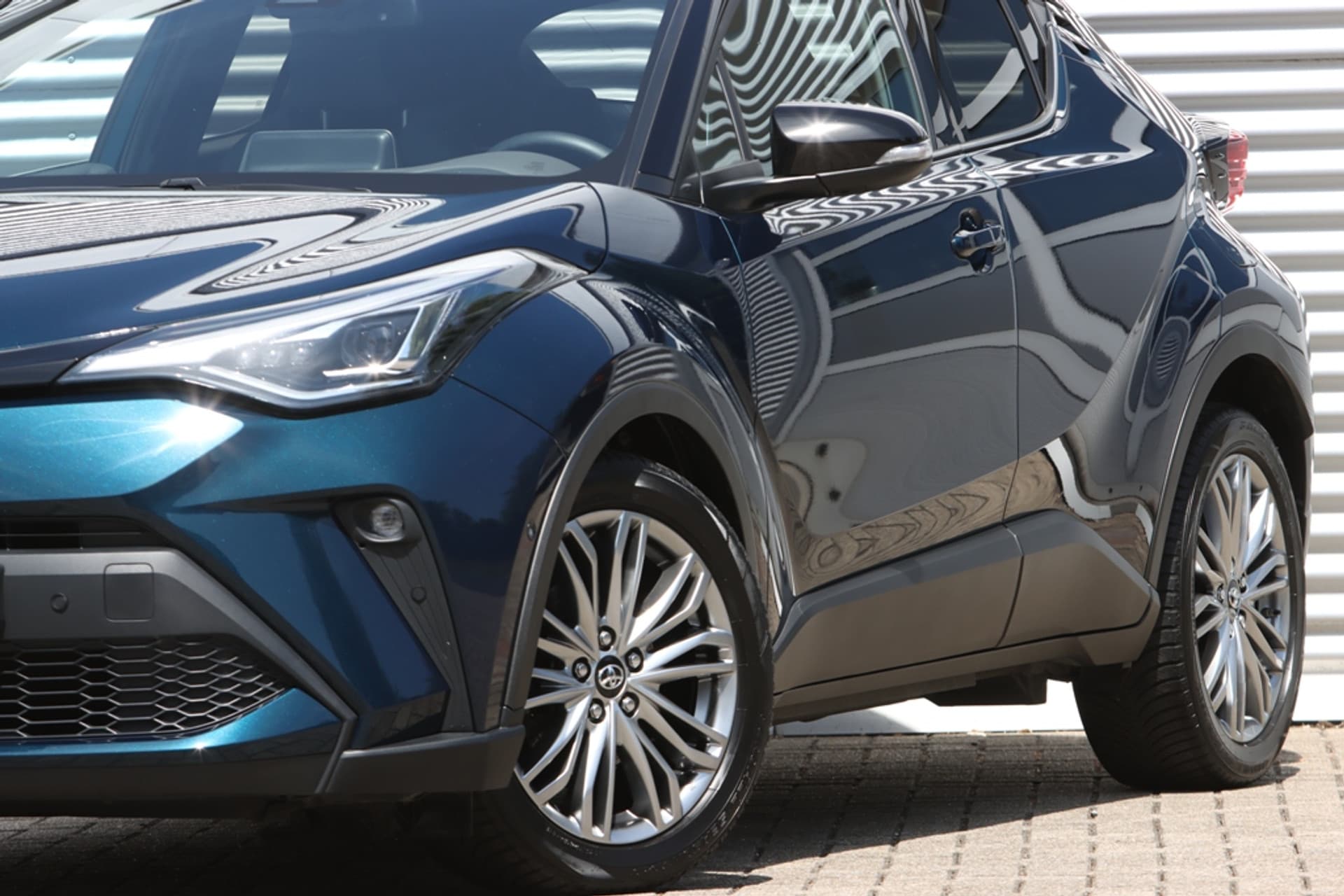 Toyota C-HR 1.8 Hybrid Style Bi-Tone Carplay / Safety Pakket / Navi thumbnail 6