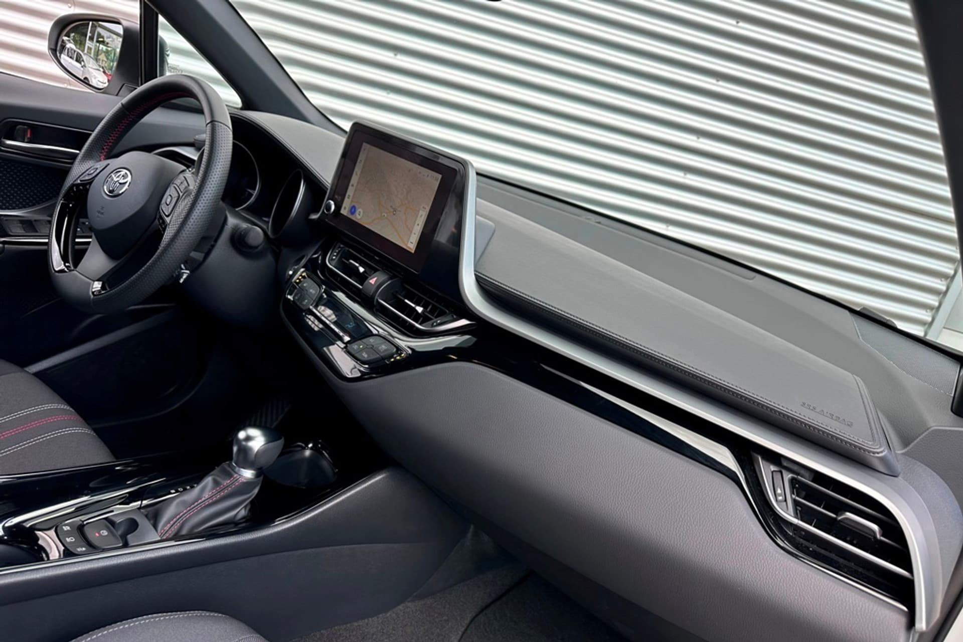 Toyota C-HR 1.8 Hybrid GR-Sport Bi-Tone 9.266 KM. thumbnail 13