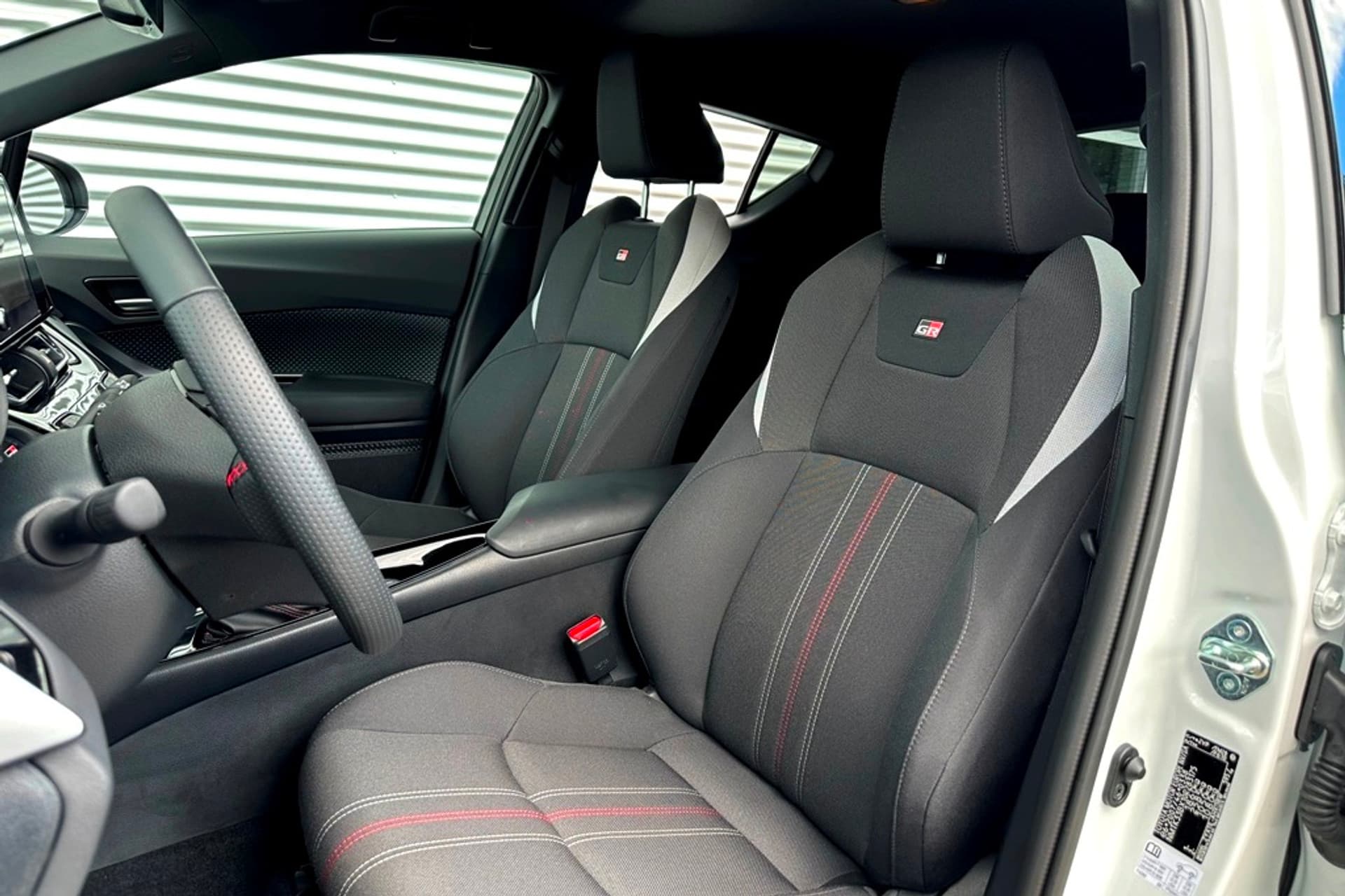 Toyota C-HR 1.8 Hybrid GR-Sport Bi-Tone 9.266 KM. thumbnail 16