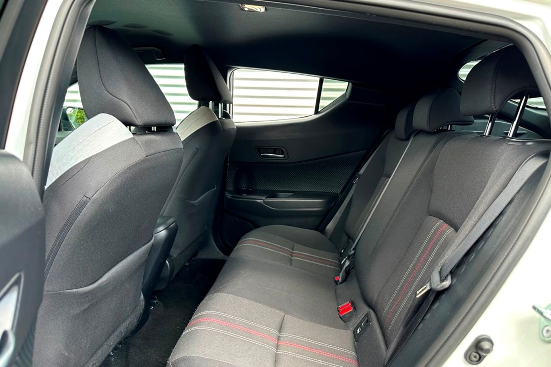 Toyota C-HR 1.8 Hybrid GR-Sport Bi-Tone 9.266 KM. thumbnail 19