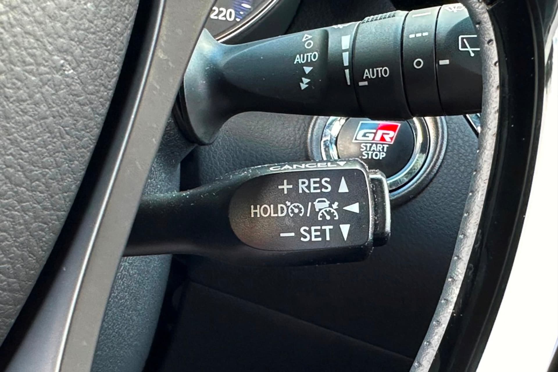 Toyota C-HR 1.8 Hybrid GR-Sport Bi-Tone 9.266 KM. thumbnail 24