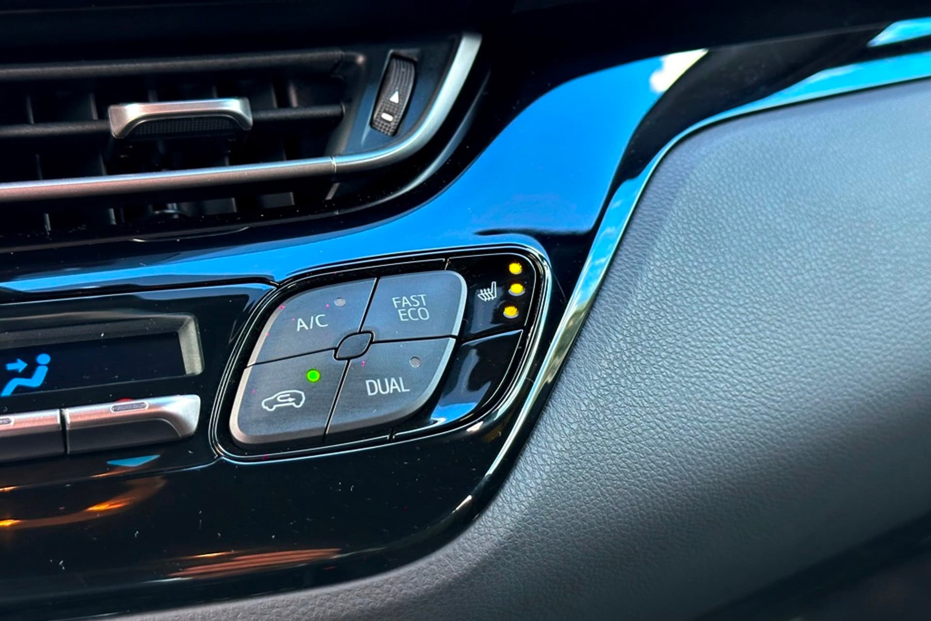 Toyota C-HR 1.8 Hybrid GR-Sport Bi-Tone 9.266 KM. thumbnail 25