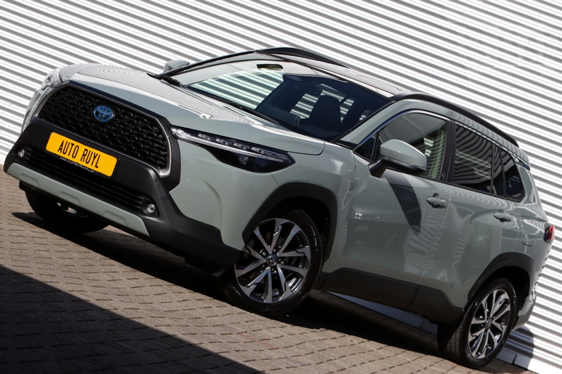 Toyota Corolla Cross Hybrid 200 Advent. / Pano / 4X4 thumbnail 11